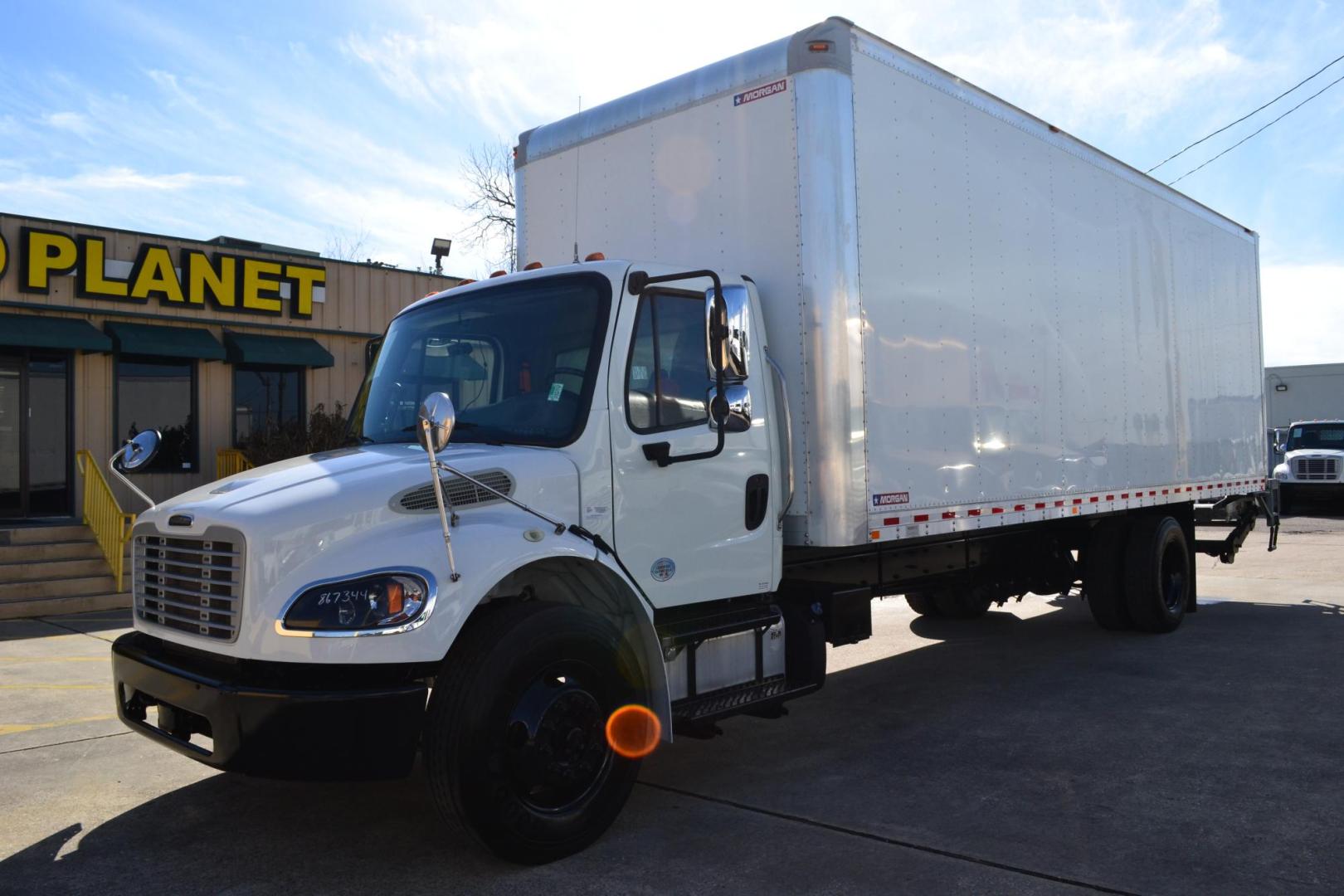 2019 WHITE /BLACK FREIGHTLINER M2-106 (3ALACWFC9KD) with an CUMMINS B6.7L 240HP engine, ALLISON 2500RDS AUTOMATIC transmission, located at 9172 North Fwy, Houston, TX, 77037, (713) 910-6868, 29.887470, -95.411903 - Photo#0