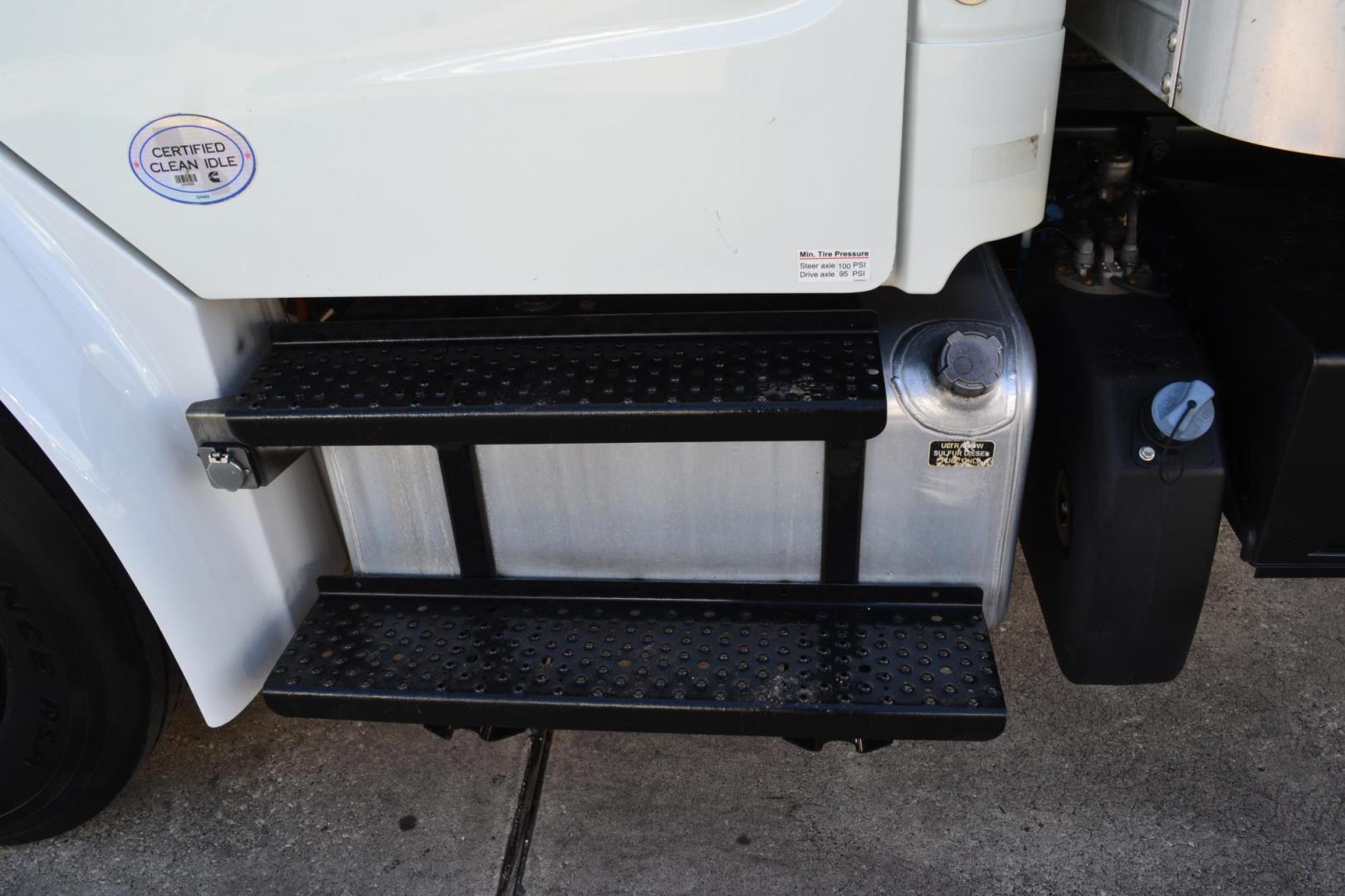 2019 WHITE /BLACK FREIGHTLINER M2-106 (3ALACWFC9KD) with an CUMMINS B6.7L 240HP engine, ALLISON 2500RDS AUTOMATIC transmission, located at 9172 North Fwy, Houston, TX, 77037, (713) 910-6868, 29.887470, -95.411903 - Photo#11