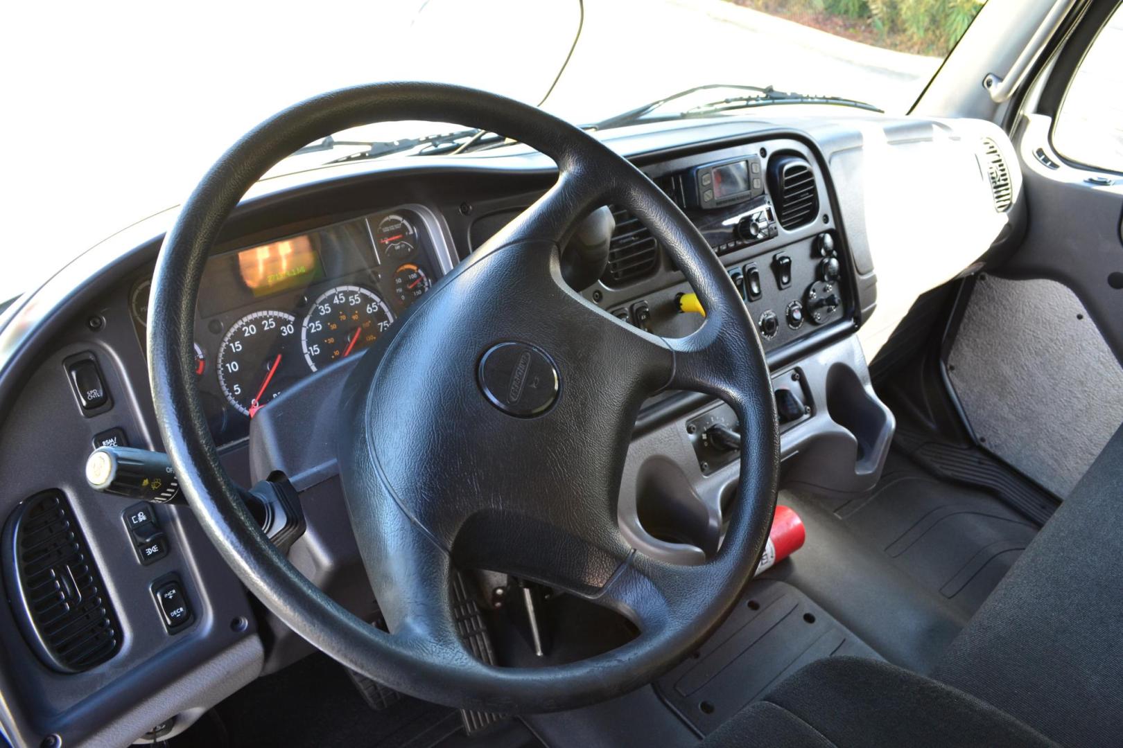 2019 WHITE /BLACK FREIGHTLINER M2-106 (3ALACWFC9KD) with an CUMMINS B6.7L 240HP engine, ALLISON 2500RDS AUTOMATIC transmission, located at 9172 North Fwy, Houston, TX, 77037, (713) 910-6868, 29.887470, -95.411903 - Photo#15