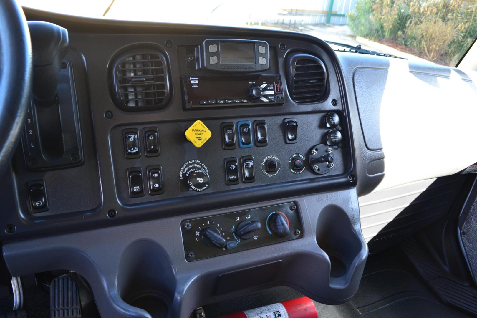 2019 WHITE /BLACK FREIGHTLINER M2-106 (3ALACWFC9KD) with an CUMMINS B6.7L 240HP engine, ALLISON 2500RDS AUTOMATIC transmission, located at 9172 North Fwy, Houston, TX, 77037, (713) 910-6868, 29.887470, -95.411903 - Photo#17