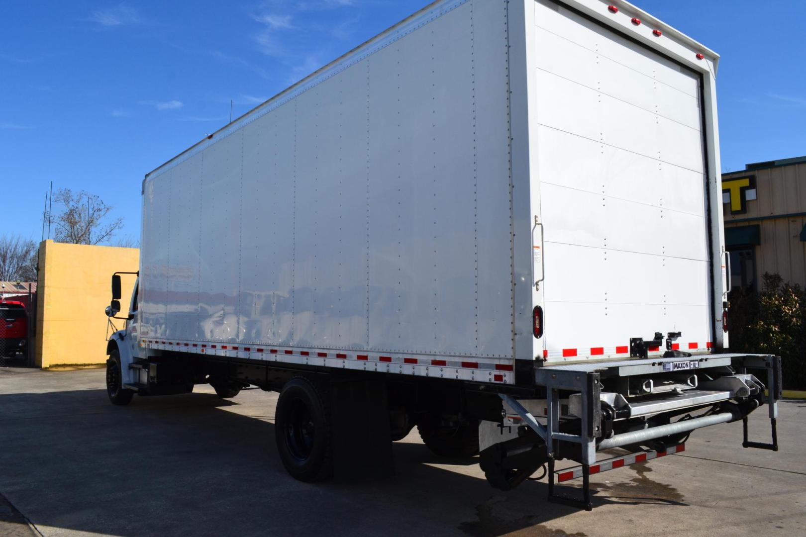 2019 WHITE /BLACK FREIGHTLINER M2-106 (3ALACWFC9KD) with an CUMMINS B6.7L 240HP engine, ALLISON 2500RDS AUTOMATIC transmission, located at 9172 North Fwy, Houston, TX, 77037, (713) 910-6868, 29.887470, -95.411903 - Photo#6