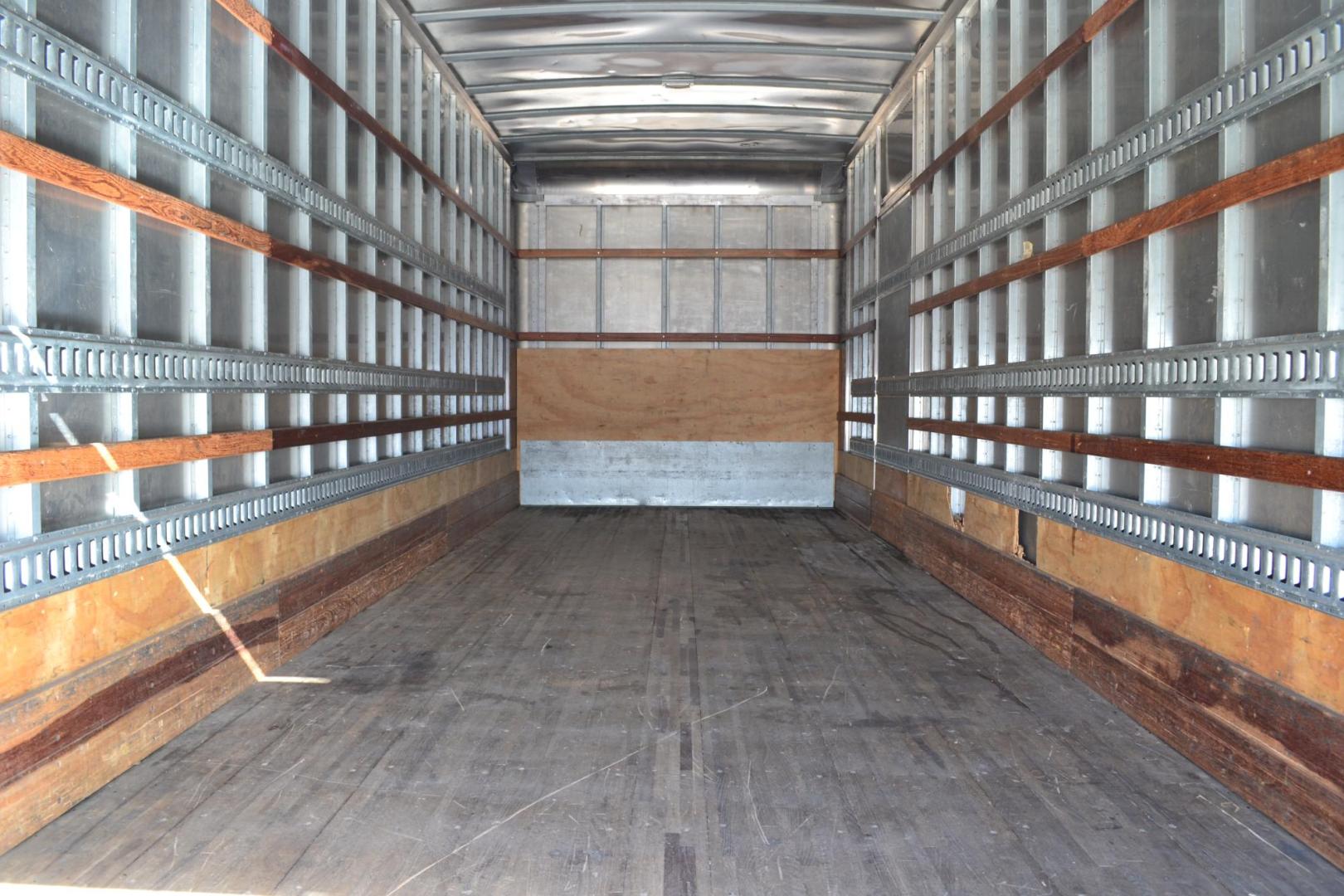 2019 WHITE /BLACK FREIGHTLINER M2-106 (3ALACWFC9KD) with an CUMMINS B6.7L 240HP engine, ALLISON 2500RDS AUTOMATIC transmission, located at 9172 North Fwy, Houston, TX, 77037, (713) 910-6868, 29.887470, -95.411903 - Photo#8