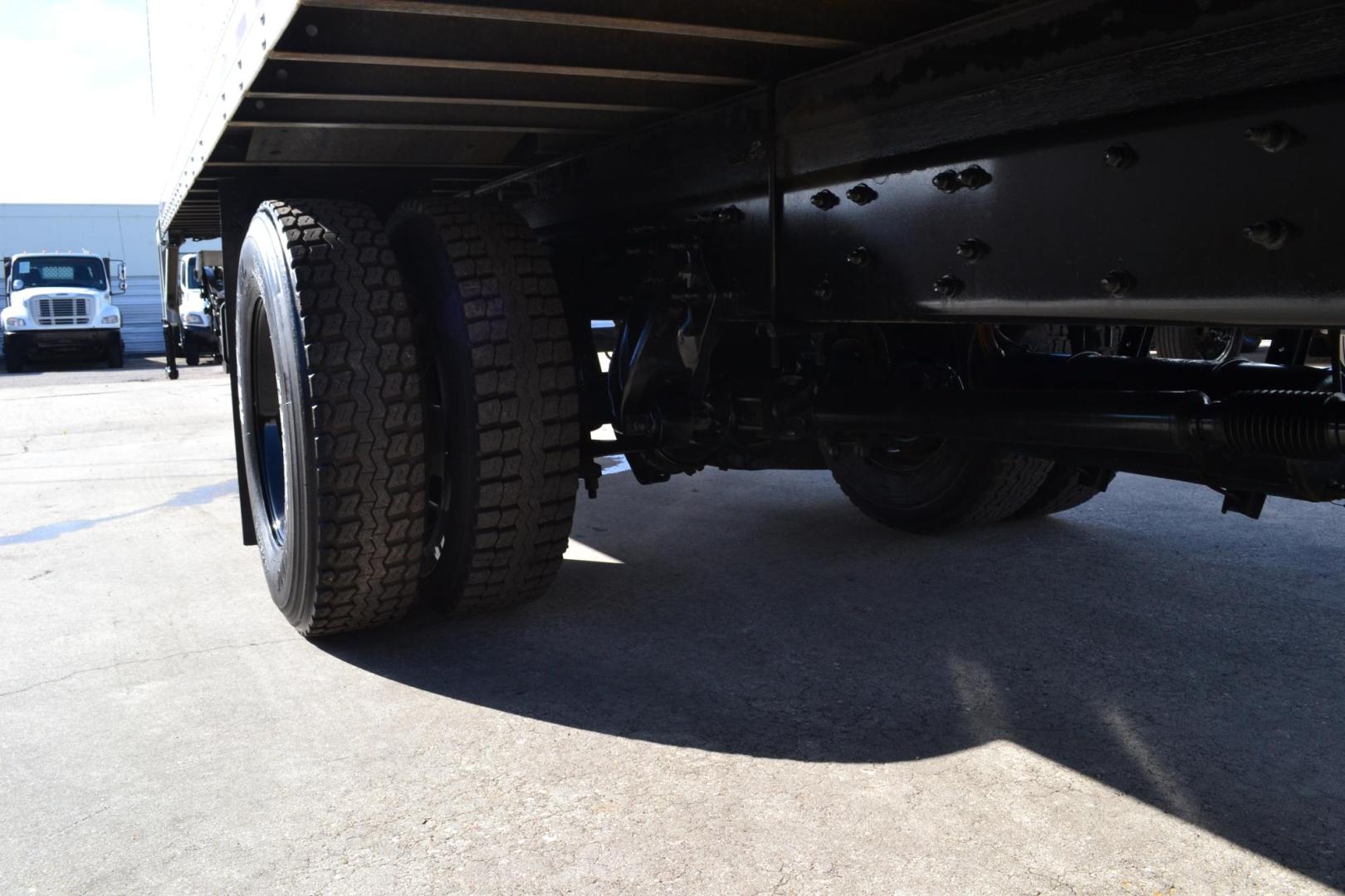 2019 WHITE /BLACK FREIGHTLINER M2-106 (3ALACWFC9KD) with an CUMMINS B6.7L 240HP engine, ALLISON 2500RDS AUTOMATIC transmission, located at 9172 North Fwy, Houston, TX, 77037, (713) 910-6868, 29.887470, -95.411903 - Photo#9