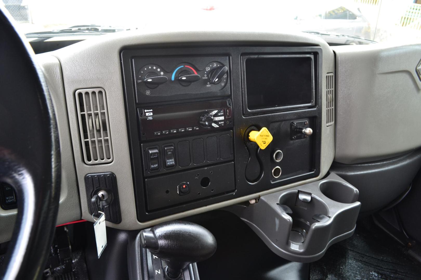 2017 WHITE /BLACK INTERNATIONAL 4300 (1HTMMMMLXHH) with an CUMMINS ISB 6.7L 240HP engine, ALLISON 2100HS AUTOMATIC transmission, located at 9172 North Fwy, Houston, TX, 77037, (713) 910-6868, 29.887470, -95.411903 - Photo#17