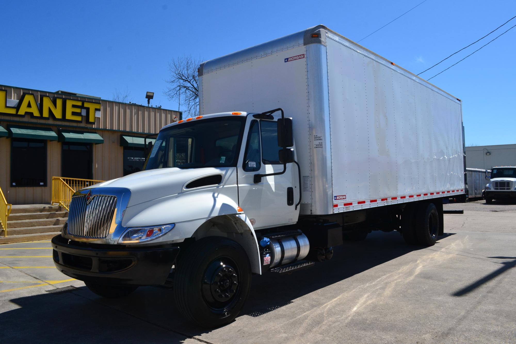photo of 2017 INTERNATIONAL 4300 26 FT BOX 