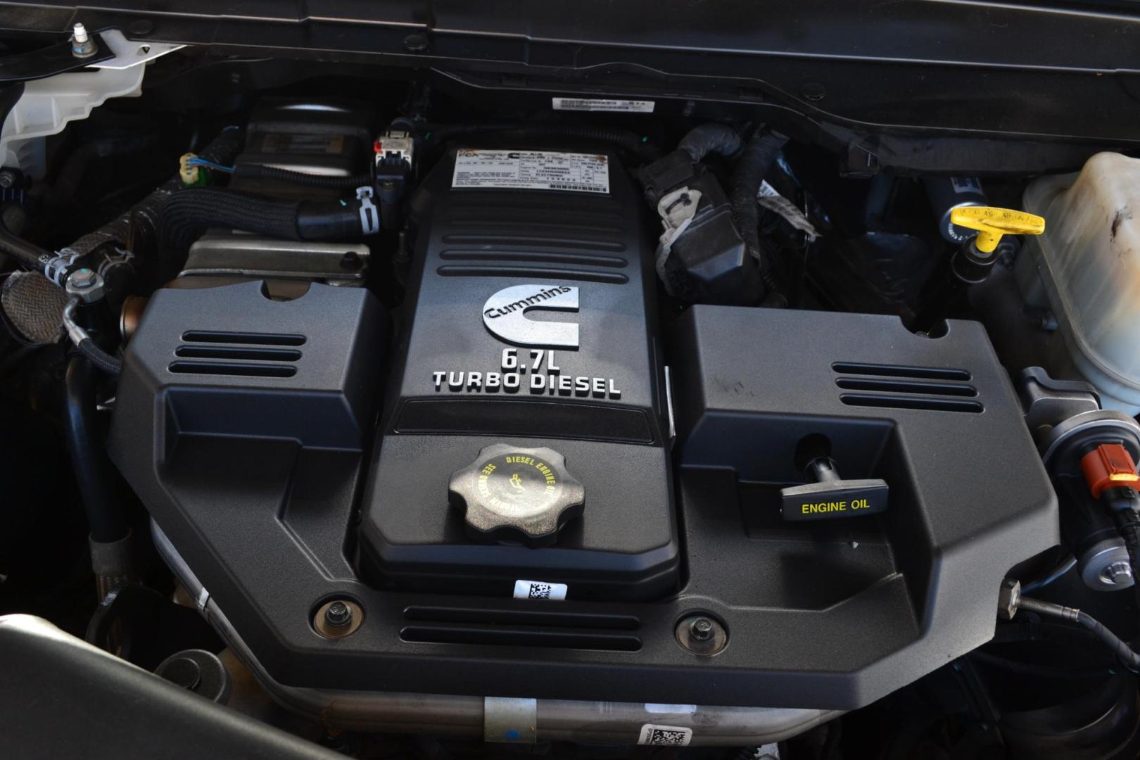 2020 WHITE /BLACK RAM 5500 TRADESMAN (3C7WRNEL2LG) with an CUMMINS 6.7L TURBO DIESEL engine, AISIN A465 6SPD AUTOMATIC transmission, located at 9172 North Fwy, Houston, TX, 77037, (713) 910-6868, 29.887470, -95.411903 - 19,500 LB GVWR, CREW CAB 4X4, 9 FT FLATBED X 98" WIDE, GOOSENECK/BUMPER PULL HITCH, 2 X TOOL BOXES EXHAUST BRAKE, POWER WINDOWS , LOCKS & MIRRORS - Photo#16