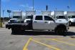 2020 WHITE /BLACK RAM 5500 TRADESMAN (3C7WRNEL2LG) with an CUMMINS 6.7L TURBO DIESEL engine, AISIN A465 6SPD AUTOMATIC transmission, located at 9172 North Fwy, Houston, TX, 77037, (713) 910-6868, 29.887470, -95.411903 - 19,500 LB GVWR, CREW CAB 4X4, 9 FT FLATBED X 98" WIDE, GOOSENECK/BUMPER PULL HITCH, 2 X TOOL BOXES EXHAUST BRAKE, POWER WINDOWS , LOCKS & MIRRORS - Photo#3