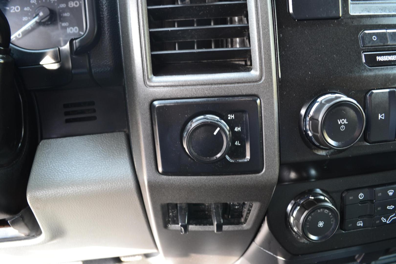 2019 WHITE /BLACK FORD F550 (1FD0W5HT8KE) with an POWERSTROKE 6.7L DIESEL engine, AUTOMATIC transmission, located at 9172 North Fwy, Houston, TX, 77037, (713) 910-6868, 29.887470, -95.411903 - 19,500 LB GVWR, 11 FT FLATBED X 96" WIDE, AXLE RATIO: 4.88, WHEELBASE: 203", 4X4 , CREW CAB, POWER WINDOWS & LOCKS, TOOLBOX, GOOSENECK/BUMPER PULL HITCH - Photo#16