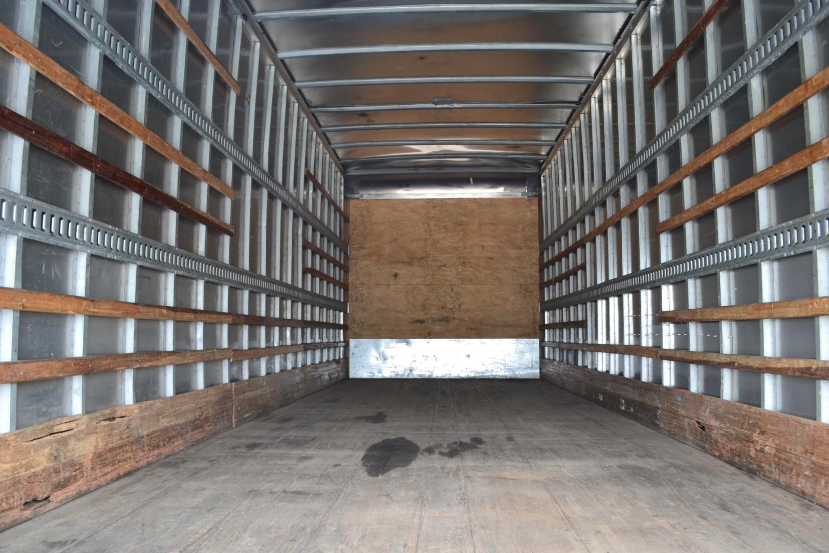 2019 WHITE /BLACK INTERNATIONAL MV 607 (3HAEUMML6KL) with an CUMMINS B6.7L 240HP engine, ALLISON 2500HS AUTOMATIC transmission, located at 9172 North Fwy, Houston, TX, 77037, (713) 910-6868, 29.887470, -95.411903 - 25,999 LB GVWR, MORGAN 26 FT BOX X HEIGHT 103" X WIDTH 102", 3,000 LB CAPACITY ALUMINUM LIFT GATE, AIR RIDE SUSPENSION, EXHAUST BRAKE, 100 GALLON FUEL TANK, POWER WINDOWS, LOCKS & MIRRORS - Photo#9