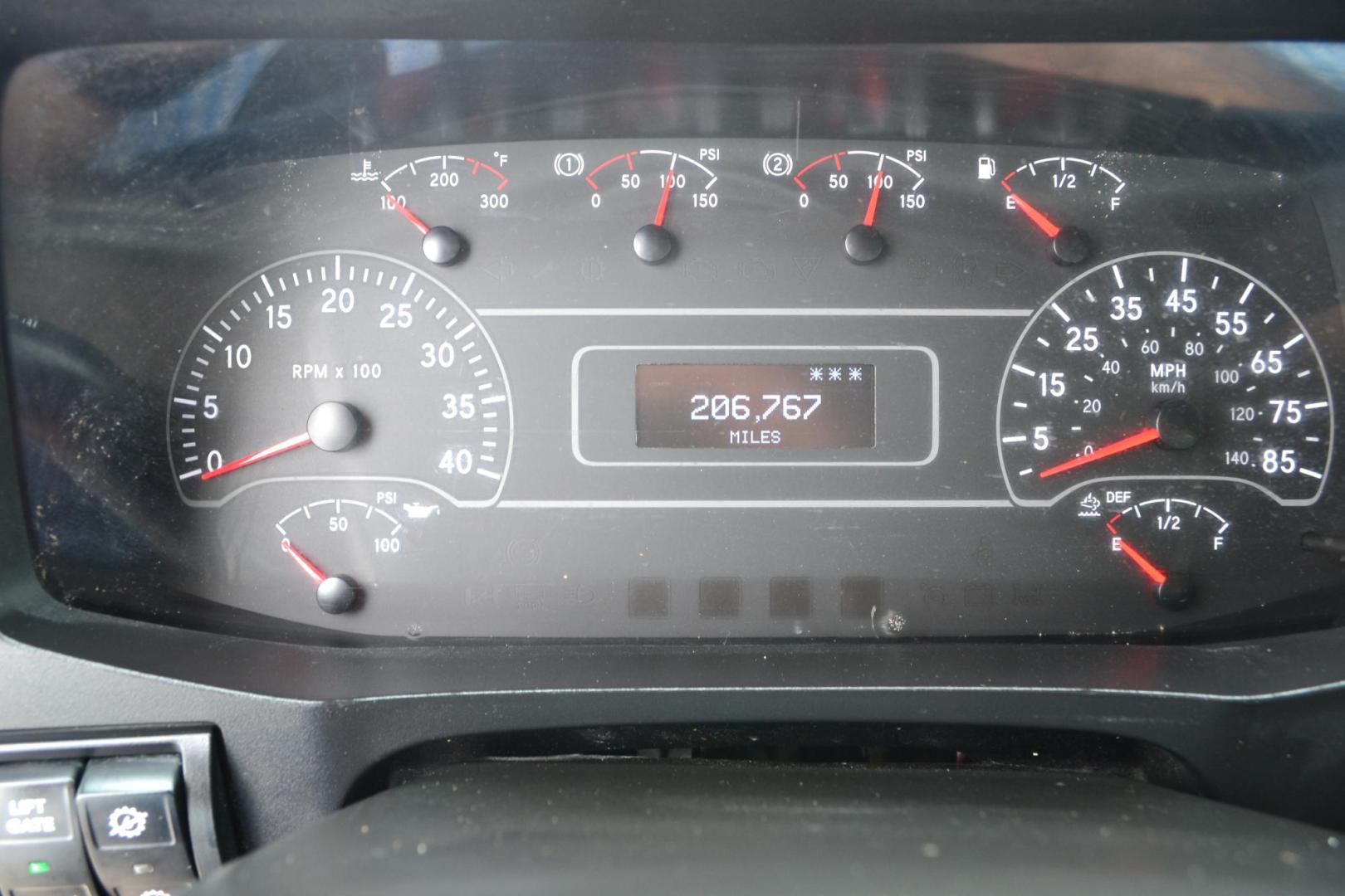 2021 WHITE /BLACK INTERNATIONAL MV 607 (3HAEUMML6ML) with an CUMMINS ISB 6.7L 240HP engine, ALLISON 2500RDS AUTOMATIC transmission, located at 9172 North Fwy, Houston, TX, 77037, (713) 910-6868, 29.887470, -95.411903 - 25,999 LB GVWR NON CDL, AIR RIDE SUSPENSION, 26 FT BOX, HEIGHT 102" X WIDTH 102", 70 GALLON FUEL TANK, MAXON 2,500 LB TUCK AWAY LIFTGATE - Photo#14