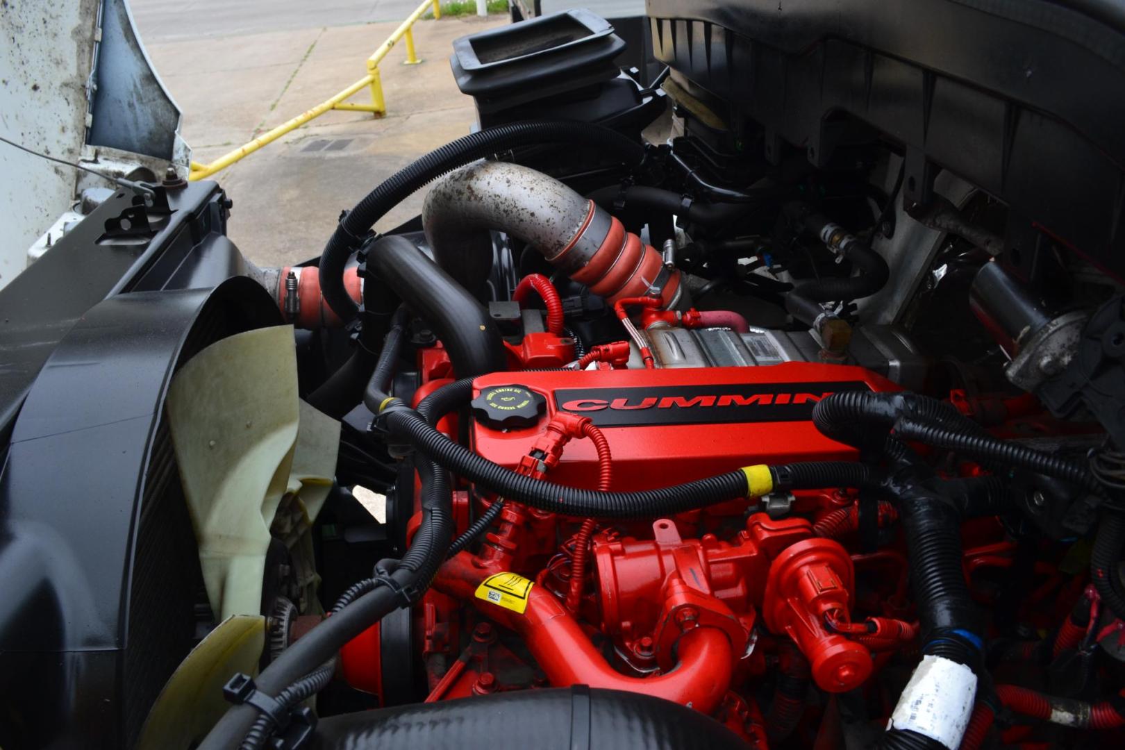 2021 WHITE /BLACK INTERNATIONAL MV 607 (3HAEUMML6ML) with an CUMMINS ISB 6.7L 240HP engine, ALLISON 2500RDS AUTOMATIC transmission, located at 9172 North Fwy, Houston, TX, 77037, (713) 910-6868, 29.887470, -95.411903 - 25,999 LB GVWR NON CDL, AIR RIDE SUSPENSION, 26 FT BOX, HEIGHT 102" X WIDTH 102", 70 GALLON FUEL TANK, MAXON 2,500 LB TUCK AWAY LIFTGATE - Photo#17