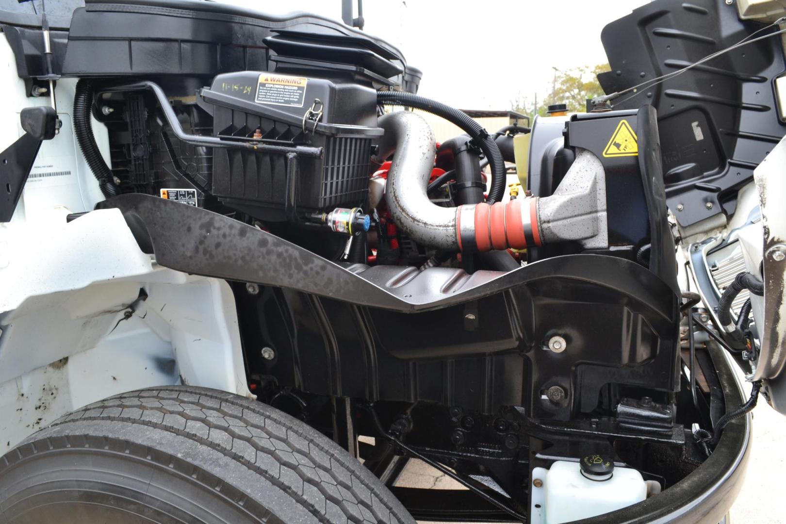 2021 WHITE /BLACK INTERNATIONAL MV 607 (3HAEUMML6ML) with an CUMMINS ISB 6.7L 240HP engine, ALLISON 2500RDS AUTOMATIC transmission, located at 9172 North Fwy, Houston, TX, 77037, (713) 910-6868, 29.887470, -95.411903 - 25,999 LB GVWR NON CDL, AIR RIDE SUSPENSION, 26 FT BOX, HEIGHT 102" X WIDTH 102", 70 GALLON FUEL TANK, MAXON 2,500 LB TUCK AWAY LIFTGATE - Photo#18