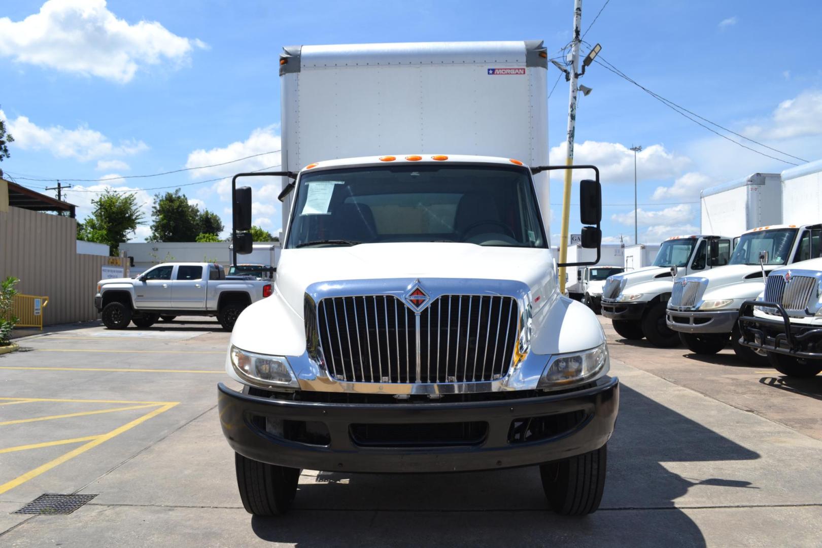 2017 WHITE /BLACK INTERNATIONAL 4300 with an CUMMINS ISB 6.7L 240HP engine, ALLISON 2200RDS AUTOMATIC transmission, located at 9172 North Fwy, Houston, TX, 77037, (713) 910-6868, 29.887470, -95.411903 - Photo#1