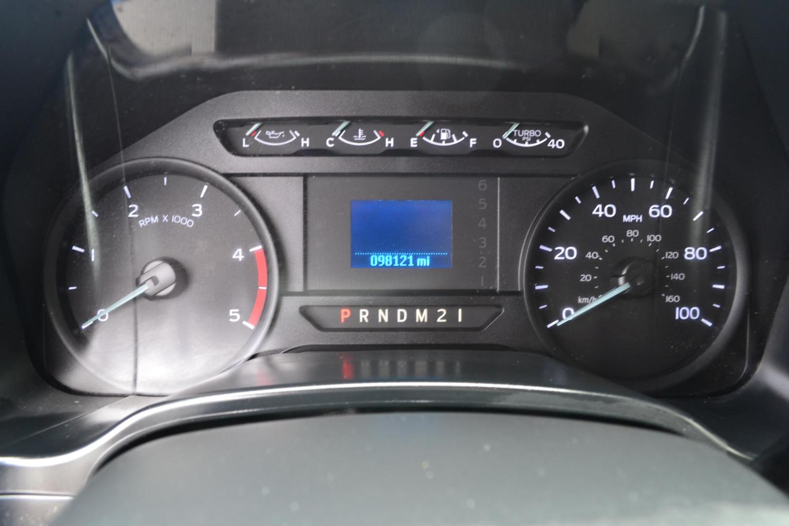 2018 WHITE /BLACK FORD F550 (1FD0W5GT7JE) with an POWERSTROKE 6.7L 325 HP TURBO DIESEL engine, 6 SPD AUTOMATIC transmission, located at 9172 North Fwy, Houston, TX, 77037, (713) 910-6868, 29.887470, -95.411903 - Photo#17