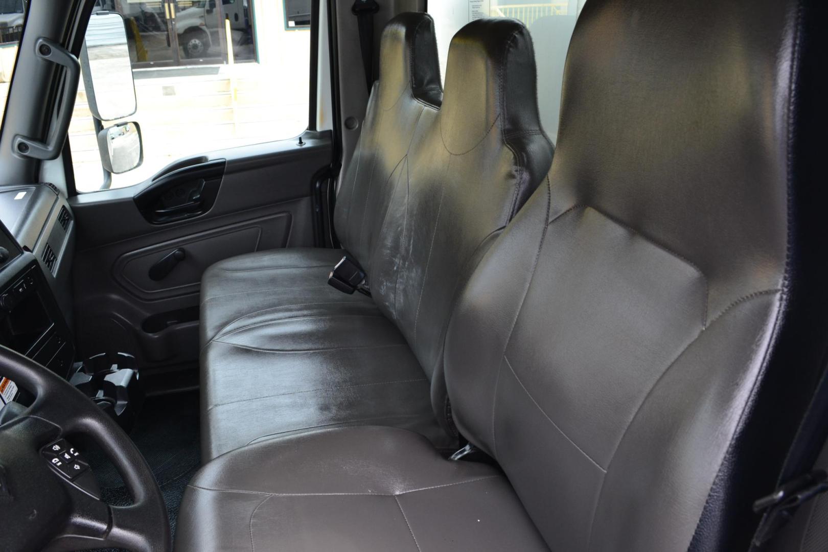 2020 WHITE /BLACK INTERNATIONAL MV 607 (3HAEUMML2LL) with an CUMMINS B6.7L 240HP engine, EATON FULLER PROCISION AUTOMATIC transmission, located at 9172 North Fwy, Houston, TX, 77037, (713) 910-6868, 29.887470, -95.411903 - Photo#12