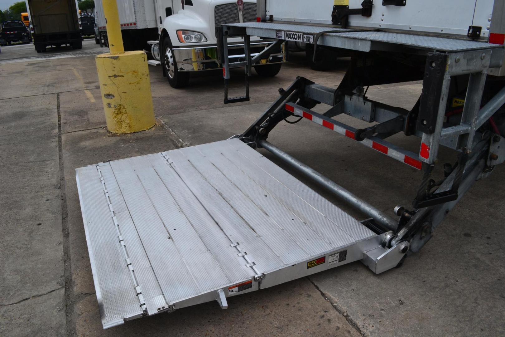 2020 WHITE /BLACK INTERNATIONAL MV 607 (3HAEUMML2LL) with an CUMMINS B6.7L 240HP engine, EATON FULLER PROCISION AUTOMATIC transmission, located at 9172 North Fwy, Houston, TX, 77037, (713) 910-6868, 29.887470, -95.411903 - Photo#7