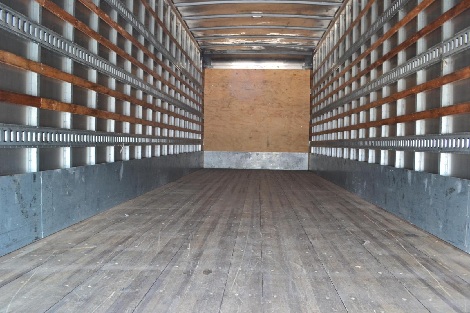2021 WHITE /BLACK INTERNATIONAL MV 607 (3HAEUMML6ML) with an CUMMINS B6.7L 240HP engine, ALLISON 2500RDS AUTOMATIC transmission, located at 9172 North Fwy, Houston, TX, 77037, (713) 910-6868, 29.887470, -95.411903 - 25,999 LB GVWR NON CDL, MORGAN 28 FT BOX, HEIGHT 103" X WIDTH 102", SPRING SUSPENSION, 90 GALLON FUEL TANK, WHEELBASE: 291", POWER WINDOWS & LOCKS, REVERSE CAMERA, HEATED MIRRORS, COLD A/C - Photo#8