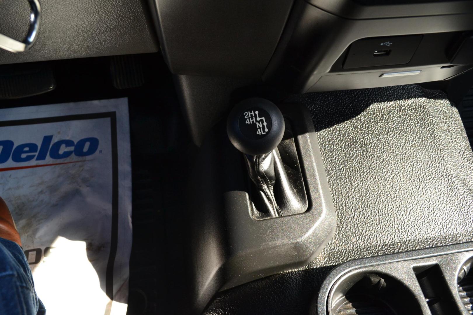 2018 WHITE /BLACK FORD F550 (1FD0X5HT9JE) with an CUMMINS 6.7L TURBO DIESEL engine, 6SPD AUTOMATIC transmission, located at 9172 North Fwy, Houston, TX, 77037, (713) 910-6868, 29.887470, -95.411903 - Photo#16