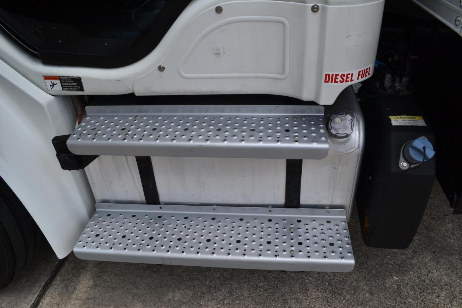 2017 WHITE /BLACK FREIGHTLINER M2-106 (1FVACWDTXHH) with an CUMMINS ISB 6.7L 220HP engine, ALLISON 2100HS AUTOMATIC transmission, located at 9172 North Fwy, Houston, TX, 77037, (713) 910-6868, 29.887470, -95.411903 - 26,000 LB GVWR NON CDL, US BODY 26 FT BOX, HEIGHT 103" X WIDTH 102", 3,000 LB ALUMINUM LIFT GATE, AIR RIDE SUSPENSION, 100 GALLON FUEL TANK, TRANSLUCENT ROOF, CURB SIDE DOOR , COLD A/C - Photo#12