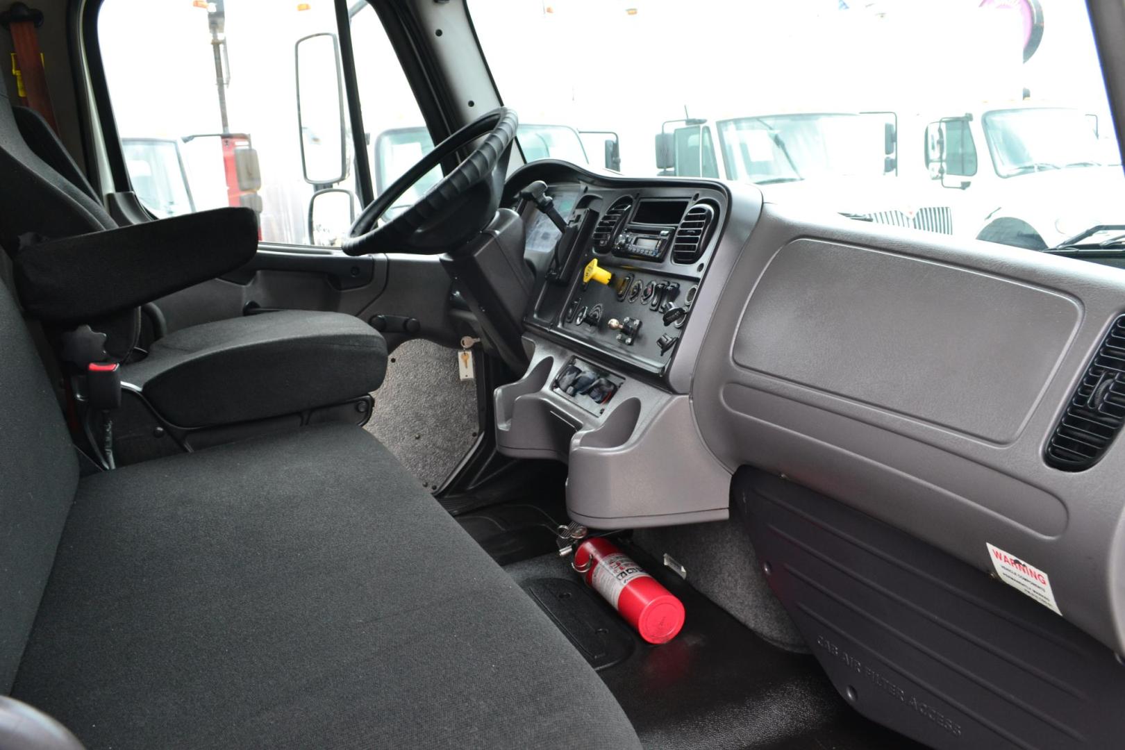 2017 WHITE /BLACK FREIGHTLINER M2-106 (3ALACWDT1HD) with an CUMMINS ISB 6.7L 240HP engine, ALLISON 2500RDS AUTOMATIC transmission, located at 9172 North Fwy, Houston, TX, 77037, (713) 910-6868, 29.887470, -95.411903 - 26,000 LB GVWR NON CDL, MORGAN 26 FT BOX, 103" X WIDTH 102", MAXON 3,000 LB CAPACITY ALUMINUM LIFT GATE, AIR RIDE SUSPENSION, 100 GALLON FUEL CAPACITY, COLD A/C, - Photo#10