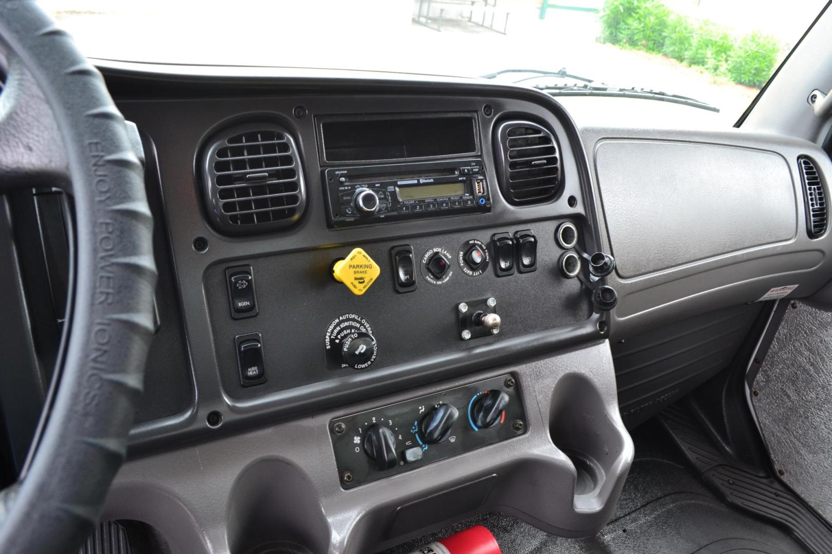 2017 WHITE /BLACK FREIGHTLINER M2-106 (3ALACWDT1HD) with an CUMMINS ISB 6.7L 240HP engine, ALLISON 2500RDS AUTOMATIC transmission, located at 9172 North Fwy, Houston, TX, 77037, (713) 910-6868, 29.887470, -95.411903 - 26,000 LB GVWR NON CDL, MORGAN 26 FT BOX, 103" X WIDTH 102", MAXON 3,000 LB CAPACITY ALUMINUM LIFT GATE, AIR RIDE SUSPENSION, 100 GALLON FUEL CAPACITY, COLD A/C, - Photo#14