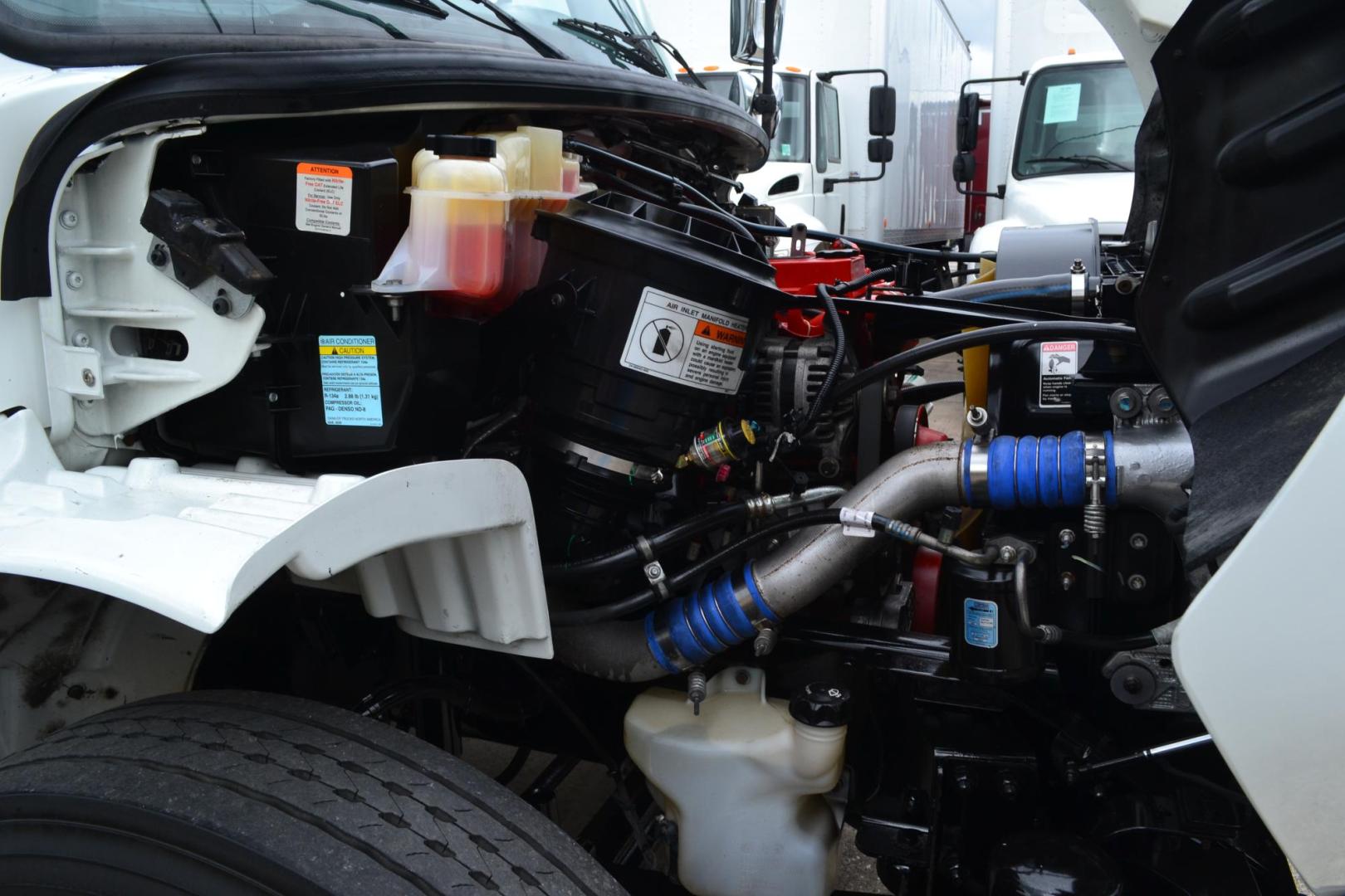 2017 WHITE /BLACK FREIGHTLINER M2-106 (3ALACWDT1HD) with an CUMMINS ISB 6.7L 240HP engine, ALLISON 2500RDS AUTOMATIC transmission, located at 9172 North Fwy, Houston, TX, 77037, (713) 910-6868, 29.887470, -95.411903 - 26,000 LB GVWR NON CDL, MORGAN 26 FT BOX, 103" X WIDTH 102", MAXON 3,000 LB CAPACITY ALUMINUM LIFT GATE, AIR RIDE SUSPENSION, 100 GALLON FUEL CAPACITY, COLD A/C, - Photo#17