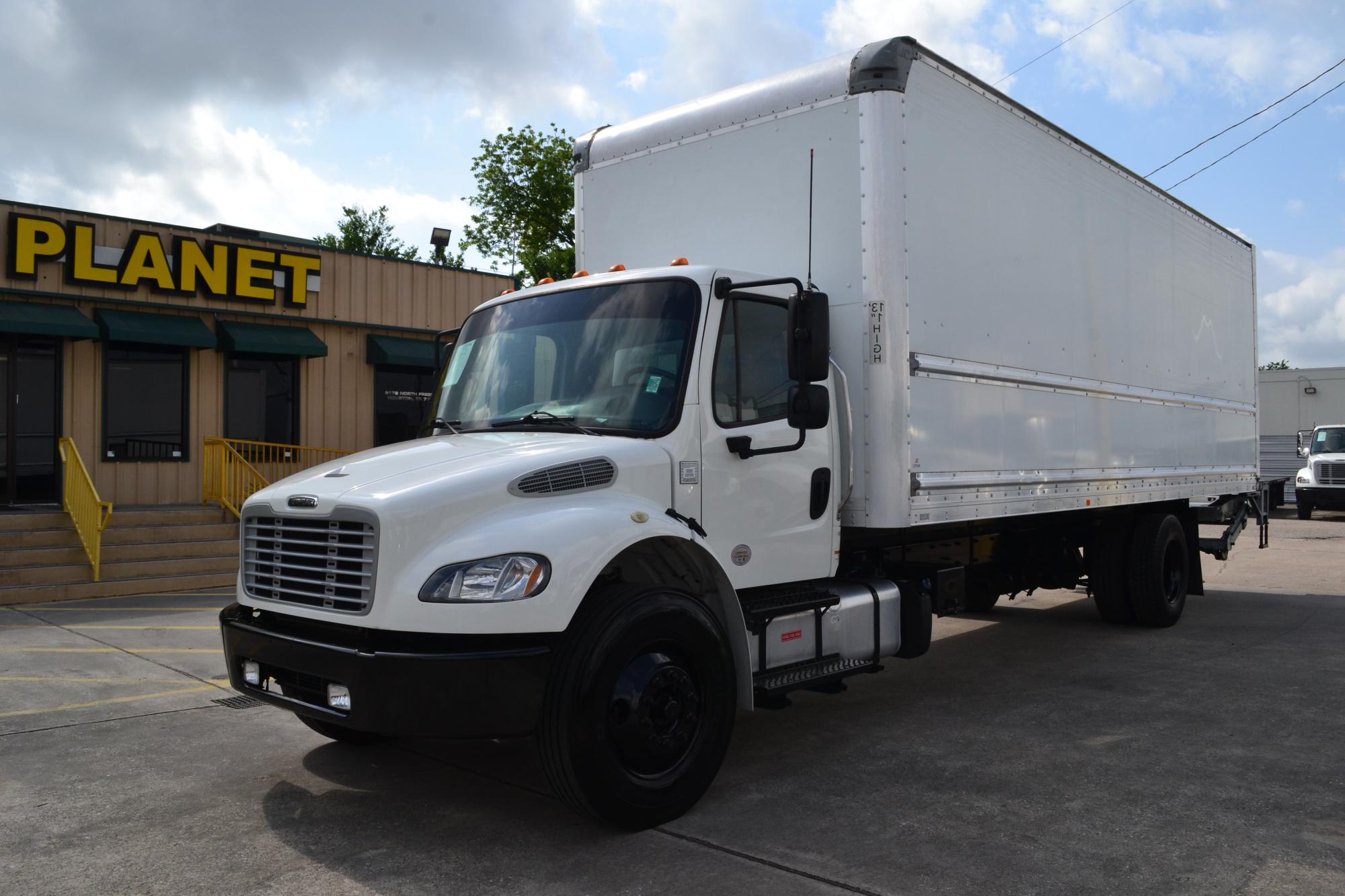 photo of 2018 FREIGHTLINER M2-106 26 FT BOX 