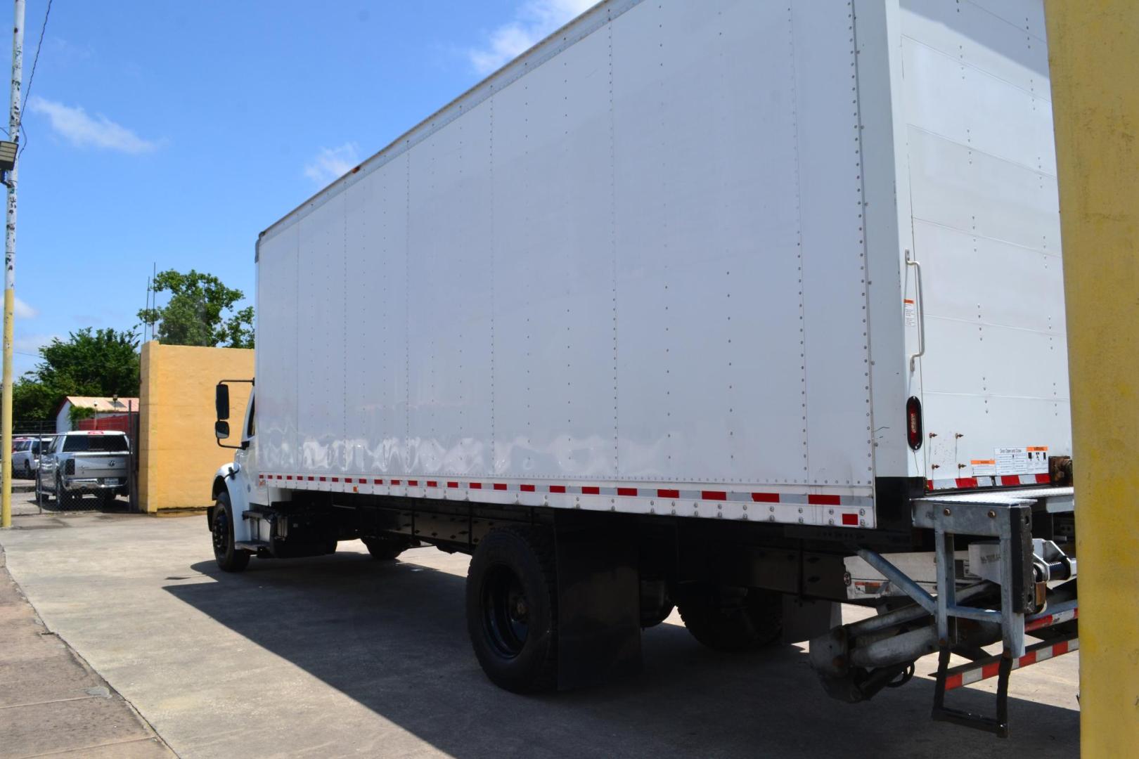 2018 WHITE /BLACK FREIGHTLINER M2-106 (3ALACWFC8JD) with an CUMMINS ISB 6.7L 240HP engine, ALLISON 2500RDS AUTOMATIC transmission, located at 9172 North Fwy, Houston, TX, 77037, (713) 910-6868, 29.887470, -95.411903 - Photo#6