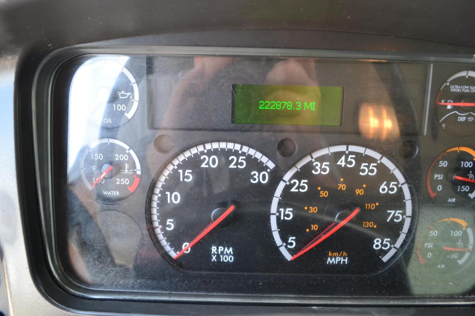 2018 WHITE /BLACK FREIGHTLINER M2-106 (3ALACWFC8JD) with an CUMMINS ISB 6.7L 240HP engine, ALLISON 2500RDS AUTOMATIC transmission, located at 9172 North Fwy, Houston, TX, 77037, (713) 910-6868, 29.887470, -95.411903 - Photo#16
