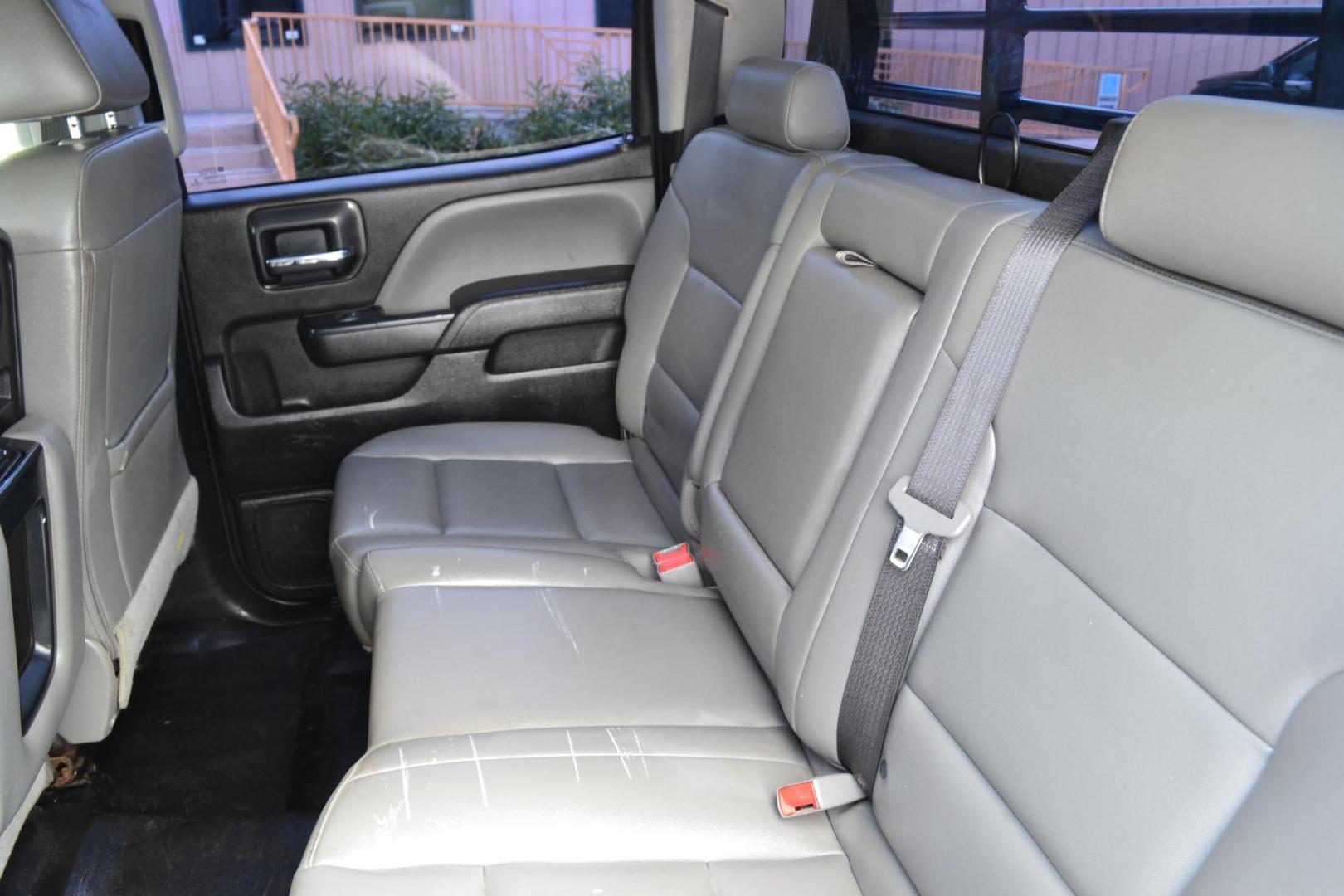 2019 WHITE /BLACK CHEVROLET 5500 (1HTKHPVK7KH) with an DURAMX 6.6 L TURBO DIESEL engine, ALLISON 6 SPD AUTOMATIC transmission, located at 9172 North Fwy, Houston, TX, 77037, (713) 910-6868, 29.887470, -95.411903 - Photo#9
