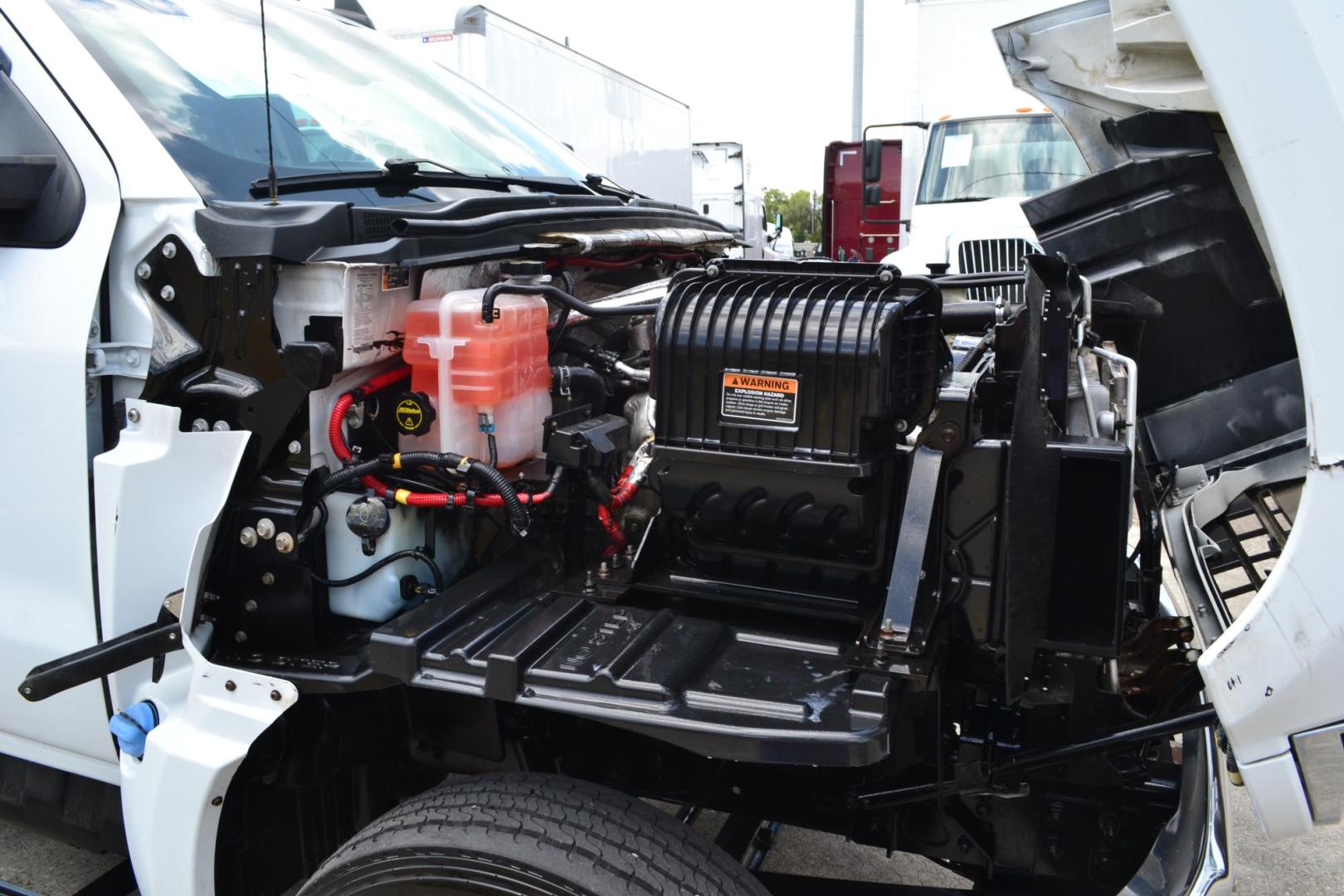 2019 WHITE /BLACK CHEVROLET 5500 (1HTKHPVK7KH) with an DURAMX 6.6 L TURBO DIESEL engine, ALLISON 6 SPD AUTOMATIC transmission, located at 9172 North Fwy, Houston, TX, 77037, (713) 910-6868, 29.887470, -95.411903 - Photo#16