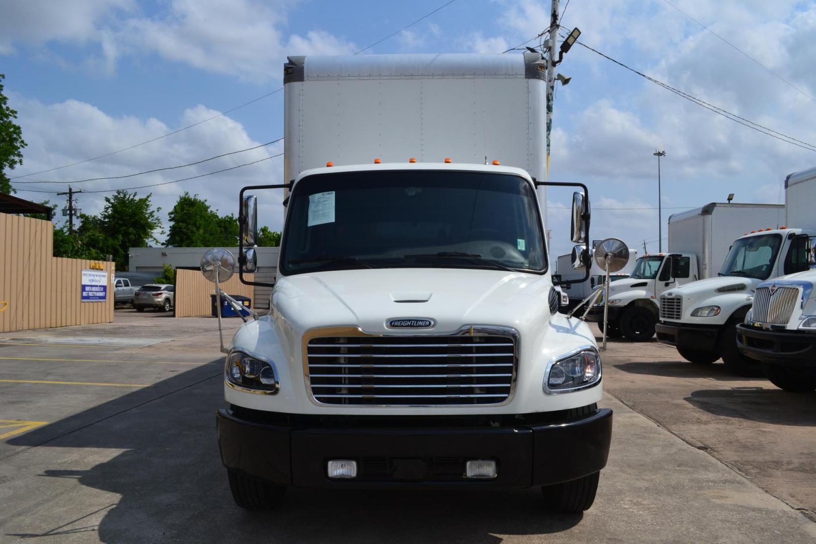 2021 WHITE /BLACK FREIGHTLINER M2-106 (3ALACWFCOMD) with an CUMMINS B6.7L 260HP engine, ALLISON 2100RDS AUTOMATIC transmission, located at 9172 North Fwy, Houston, TX, 77037, (713) 910-6868, 29.887470, -95.411903 - 26,000 LB GVWR NON CDL , MORGAN 26 FT BOX, HEIGHT 103" X WIDTH 102", 3,000 LB ALUMINUM LIFT GATE, AIR RIDE SUSPENSION, EXHAUST BRAKE, 100 GALLON FUEL TANK, POWER WINDOWS, LOCKS AND MIRRORS, COLLISION MITIGATION/ LANE ASSIST, ALUMINUM WHEELS, FOG LAMPS - Photo#1