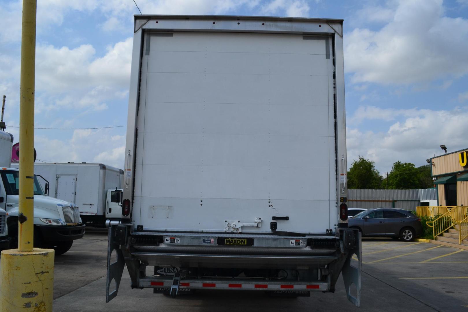2021 WHITE /BLACK FREIGHTLINER M2-106 (3ALACWFCOMD) with an CUMMINS B6.7L 260HP engine, ALLISON 2100RDS AUTOMATIC transmission, located at 9172 North Fwy, Houston, TX, 77037, (713) 910-6868, 29.887470, -95.411903 - 26,000 LB GVWR NON CDL , MORGAN 26 FT BOX, HEIGHT 103" X WIDTH 102", 3,000 LB ALUMINUM LIFT GATE, AIR RIDE SUSPENSION, EXHAUST BRAKE, 100 GALLON FUEL TANK, POWER WINDOWS, LOCKS AND MIRRORS, COLLISION MITIGATION/ LANE ASSIST, ALUMINUM WHEELS, FOG LAMPS - Photo#5