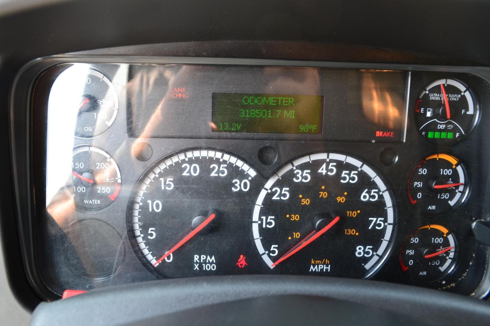 2021 WHITE /BLACK FREIGHTLINER M2-106 (3ALACWFCOMD) with an CUMMINS B6.7L 260HP engine, ALLISON 2100RDS AUTOMATIC transmission, located at 9172 North Fwy, Houston, TX, 77037, (713) 910-6868, 29.887470, -95.411903 - 26,000 LB GVWR NON CDL , MORGAN 26 FT BOX, HEIGHT 103" X WIDTH 102", 3,000 LB ALUMINUM LIFT GATE, AIR RIDE SUSPENSION, EXHAUST BRAKE, 100 GALLON FUEL TANK, POWER WINDOWS, LOCKS AND MIRRORS, COLLISION MITIGATION/ LANE ASSIST, ALUMINUM WHEELS, FOG LAMPS - Photo#16