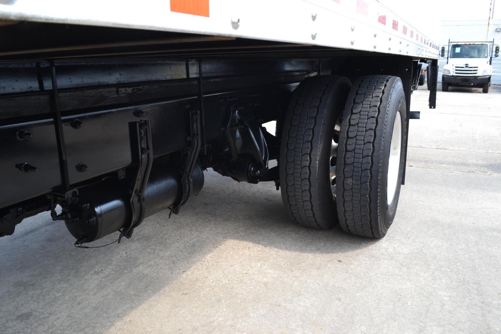 2017 WHITE /BLACK FREIGHTLINER M2-106 (3ALACWDT0HD) with an CUMMINS B6.7L 240HP engine, ALLISON 2500RDS AUTOMATIC transmission, located at 9172 North Fwy, Houston, TX, 77037, (713) 910-6868, 29.887470, -95.411903 - 26,000 LB GVWR NON CDL, MORGAN 26 FT BOX, HEIGHT 103" X WIDTH 102", 3,000 LB ALUMINUM LIFT GATE, AIR RIDE SUSPENSION, 100 GALLON FUEL TANK, ALUMINUM WHEELS, - Photo#10