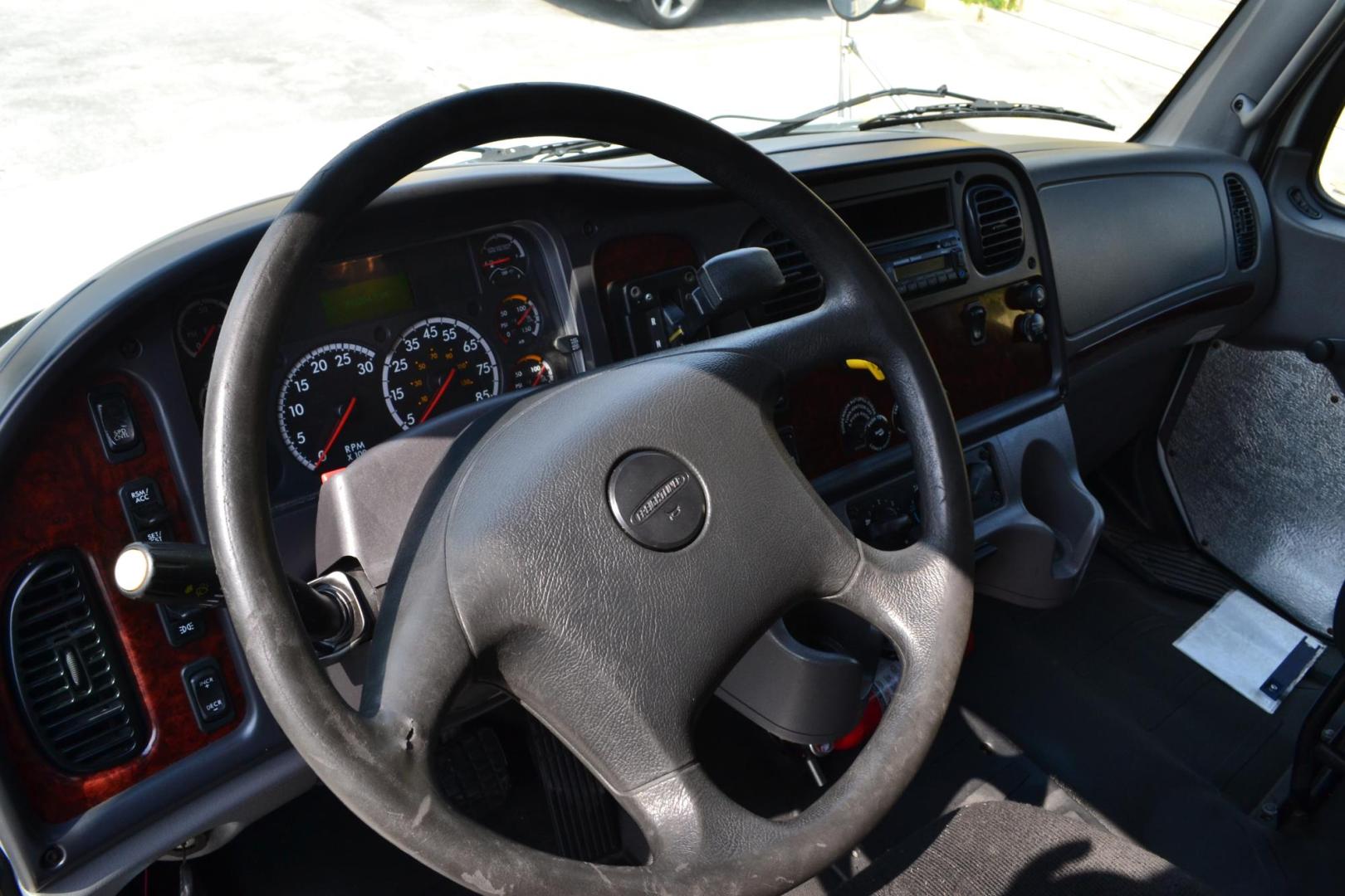 2017 WHITE /BLACK FREIGHTLINER M2-106 (3ALACWDT0HD) with an CUMMINS B6.7L 240HP engine, ALLISON 2500RDS AUTOMATIC transmission, located at 9172 North Fwy, Houston, TX, 77037, (713) 910-6868, 29.887470, -95.411903 - 26,000 LB GVWR NON CDL, MORGAN 26 FT BOX, HEIGHT 103" X WIDTH 102", 3,000 LB ALUMINUM LIFT GATE, AIR RIDE SUSPENSION, 100 GALLON FUEL TANK, ALUMINUM WHEELS, - Photo#13