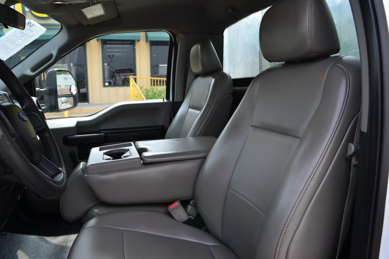 2017 WHITE /BLACK FORD F550 (1FDUF5GT4HE) with an POWERSTROKE 6.7L DIESEL engine, 6SPD AUTOMATIC transmission, located at 9172 North Fwy, Houston, TX, 77037, (713) 910-6868, 29.887470, -95.411903 - 19,500 LB GVWR, 13 FT ALUMINUM DUMP BODY, HEIGHT 4' X WIDTH 7', VENCO 6 TON HYDRAULIC HOIST, WHEELBASE: 169", RATIO: 4.88, BUMPER PULL HITCH, COLD A/C - Photo#12