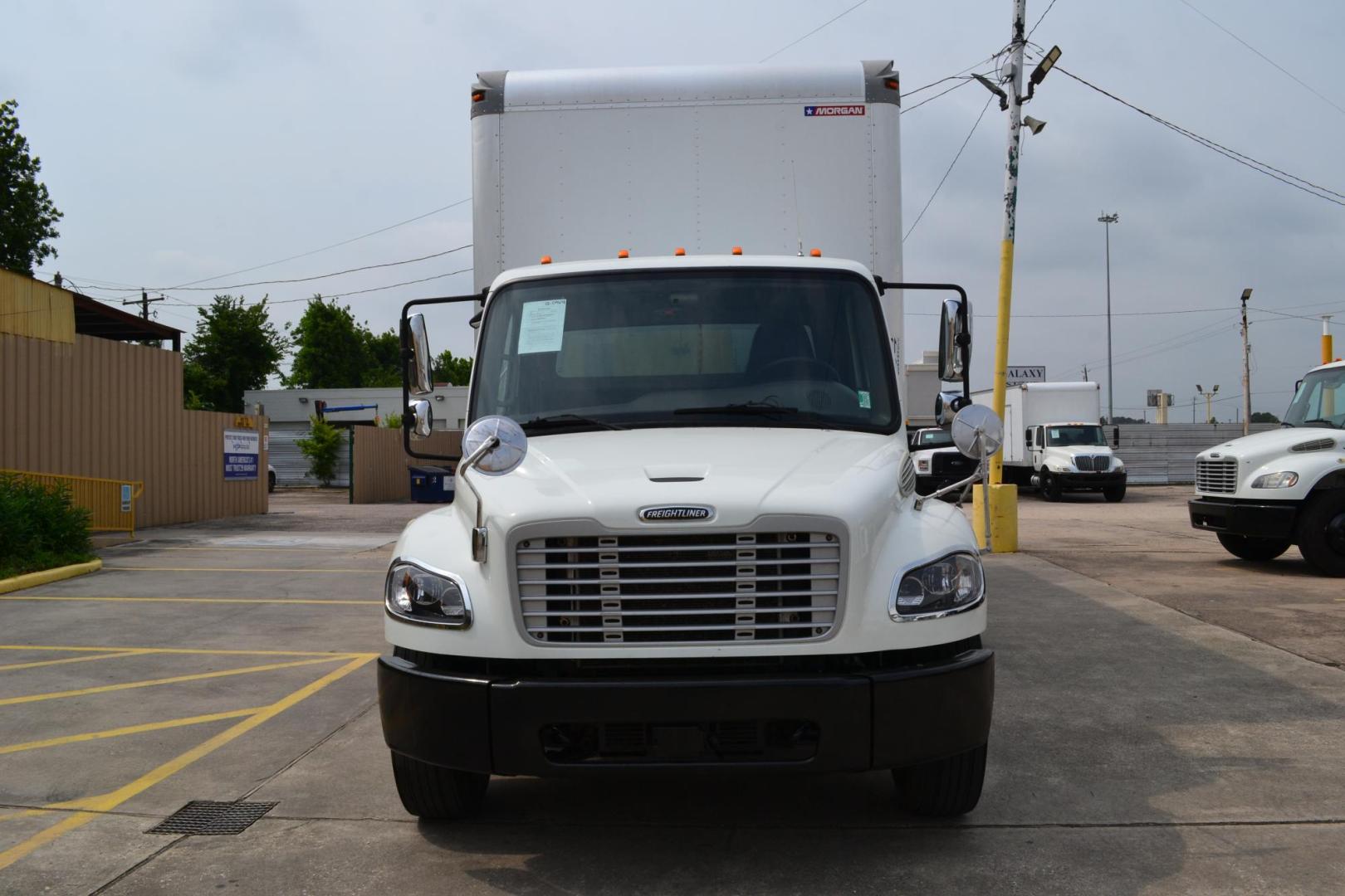 2019 WHITE /BLACK FREIGHTLINER M2-106 (U2-0967) with an CUMMINS B6.7L 240HP engine, ALLISON 2500RDS AUTOMATIC transmission, located at 9172 North Fwy, Houston, TX, 77037, (713) 910-6868, 29.887470, -95.411903 - 26,000 LB GVWR NON CDL, MORGAN 26 FT BOX , HEIGHT 103" X WIDTH 102", MAXON 3,000 LB ALUMINUM LIFT GATE W/ RAMP, AIR RIDE SUSPENSION, ALUMINUM WHEELS, 100 GALLON FUEL TANK, COLLISION MITIGATION W/ LANE ASSIST, POWER WINDOWS AND LOCKS, EXHAUST BRAKE - Photo#1