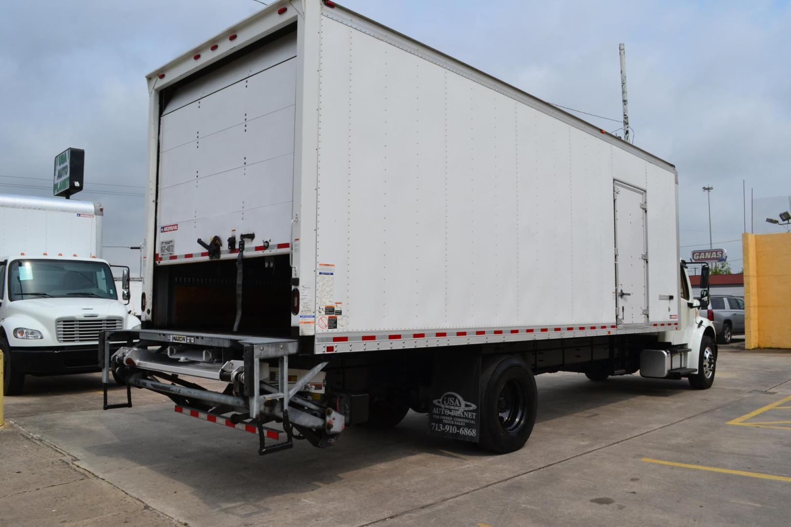 2019 WHITE /BLACK FREIGHTLINER M2-106 (U2-0967) with an CUMMINS B6.7L 240HP engine, ALLISON 2500RDS AUTOMATIC transmission, located at 9172 North Fwy, Houston, TX, 77037, (713) 910-6868, 29.887470, -95.411903 - 26,000 LB GVWR NON CDL, MORGAN 26 FT BOX , HEIGHT 103" X WIDTH 102", MAXON 3,000 LB ALUMINUM LIFT GATE W/ RAMP, AIR RIDE SUSPENSION, ALUMINUM WHEELS, 100 GALLON FUEL TANK, COLLISION MITIGATION W/ LANE ASSIST, POWER WINDOWS AND LOCKS, EXHAUST BRAKE - Photo#4