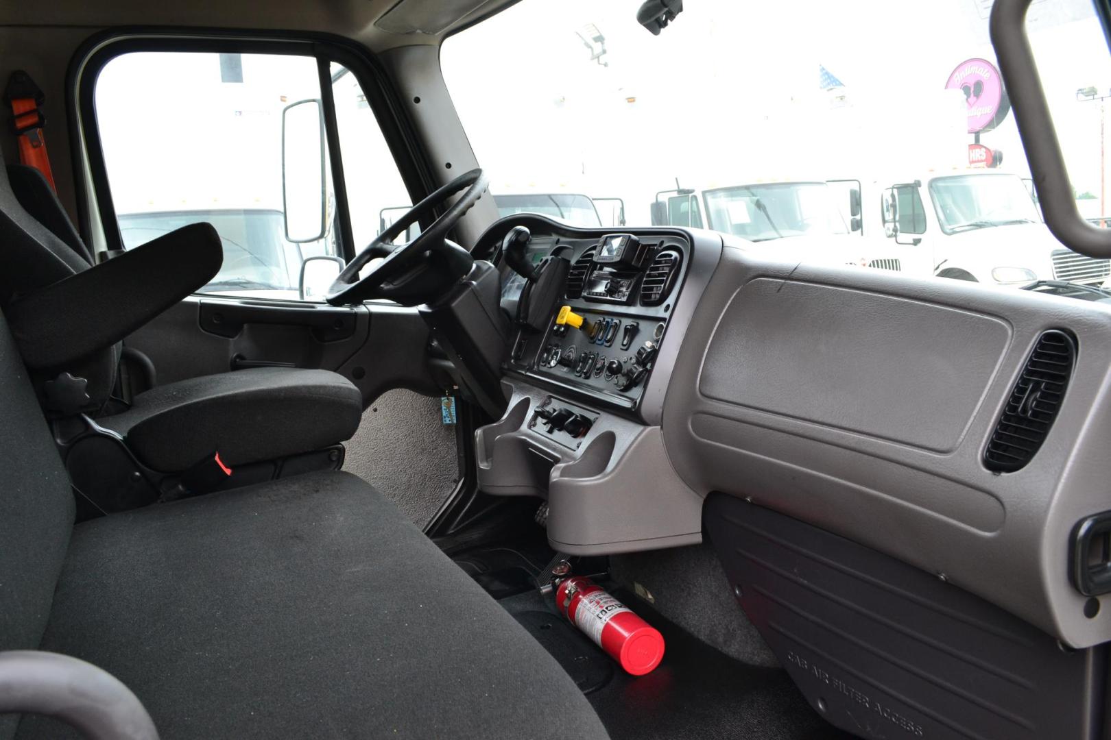 2019 WHITE /BLACK FREIGHTLINER M2-106 (U2-0967) with an CUMMINS B6.7L 240HP engine, ALLISON 2500RDS AUTOMATIC transmission, located at 9172 North Fwy, Houston, TX, 77037, (713) 910-6868, 29.887470, -95.411903 - 26,000 LB GVWR NON CDL, MORGAN 26 FT BOX , HEIGHT 103" X WIDTH 102", MAXON 3,000 LB ALUMINUM LIFT GATE W/ RAMP, AIR RIDE SUSPENSION, ALUMINUM WHEELS, 100 GALLON FUEL TANK, COLLISION MITIGATION W/ LANE ASSIST, POWER WINDOWS AND LOCKS, EXHAUST BRAKE - Photo#9