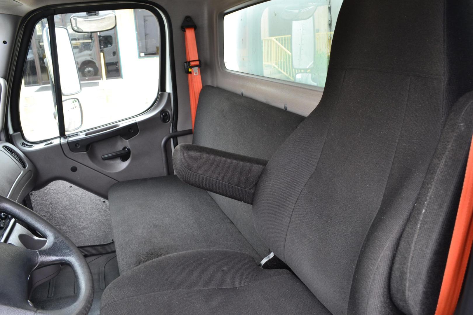 2019 WHITE /BLACK FREIGHTLINER M2-106 (U2-0967) with an CUMMINS B6.7L 240HP engine, ALLISON 2500RDS AUTOMATIC transmission, located at 9172 North Fwy, Houston, TX, 77037, (713) 910-6868, 29.887470, -95.411903 - 26,000 LB GVWR NON CDL, MORGAN 26 FT BOX , HEIGHT 103" X WIDTH 102", MAXON 3,000 LB ALUMINUM LIFT GATE W/ RAMP, AIR RIDE SUSPENSION, ALUMINUM WHEELS, 100 GALLON FUEL TANK, COLLISION MITIGATION W/ LANE ASSIST, POWER WINDOWS AND LOCKS, EXHAUST BRAKE - Photo#12