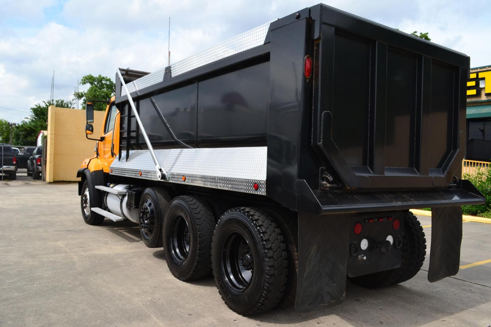 2013 YELLOW /BLACK FREIGHTLINER 114SD (1FVHG3DV4DH) with an DETROIT DD13 12.8L 415HP engine, EATON FULLER 8LL transmission, located at 9172 North Fwy, Houston, TX, 77037, (713) 910-6868, 29.887470, -95.411903 - 16 FT DUMP, 20,000 LB FRONT AXLE, 46,000 LB REAR AXLE, 13,000 LB STEERABLE LIFT AXLE, TWIN STEER FRONT AXLE, FULL LOCKERS , ENGINE BRAKE, ELECTRIC TARP, 100 GALLON FUEL TANK, ALUMINUM / STEEL WHEELS, DOUBLE CHASSIS , COLD A/C - Photo#6