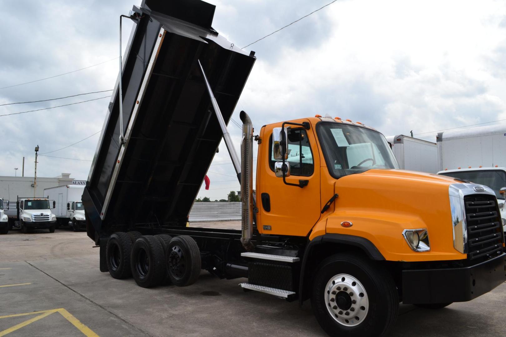 2013 YELLOW /BLACK FREIGHTLINER 114SD (1FVHG3DV4DH) with an DETROIT DD13 12.8L 415HP engine, EATON FULLER 8LL transmission, located at 9172 North Fwy, Houston, TX, 77037, (713) 910-6868, 29.887470, -95.411903 - 16 FT DUMP, 20,000 LB FRONT AXLE, 46,000 LB REAR AXLE, 13,000 LB STEERABLE LIFT AXLE, TWIN STEER FRONT AXLE, FULL LOCKERS , ENGINE BRAKE, ELECTRIC TARP, 100 GALLON FUEL TANK, ALUMINUM / STEEL WHEELS, DOUBLE CHASSIS , COLD A/C - Photo#11