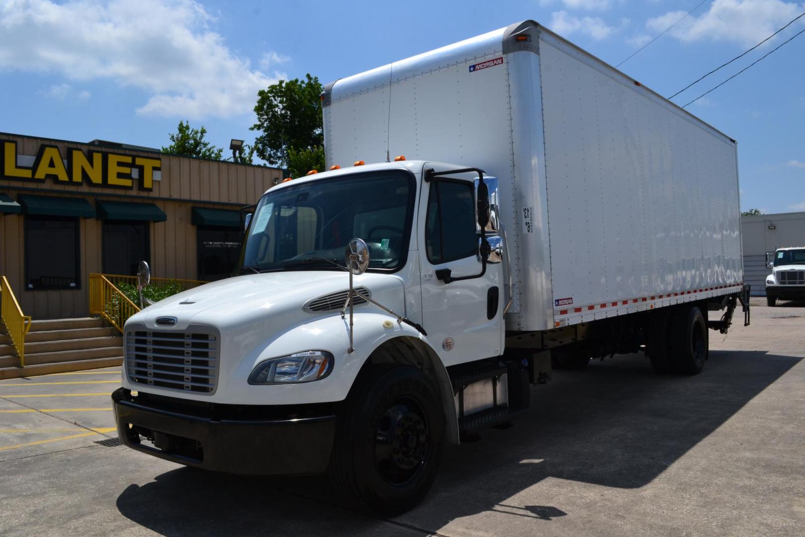 2017 WHITE /BLACK FREIGHTLINER M2-106 (3ALACWDT9HD) with an CUMMINS B6.7L 240HP engine, ALLISON 2500RDS AUTOMATIC transmission, located at 9172 North Fwy, Houston, TX, 77037, (713) 910-6868, 29.887470, -95.411903 - 26,000 LB GVWR NON CDL, MORGAN 26 FT BOX, HEIGHT 103" X WIDTH 102", MAXON 3,000 LB ALUMINUM LIFT GATE, AIR RIDE SUSPENSION, 100 GALLON FUEL TANKS, POWER WINDOWS, LOCKS & MIRRORS, COLLISION MITIGATION, LANE ASSIST, - Photo#0