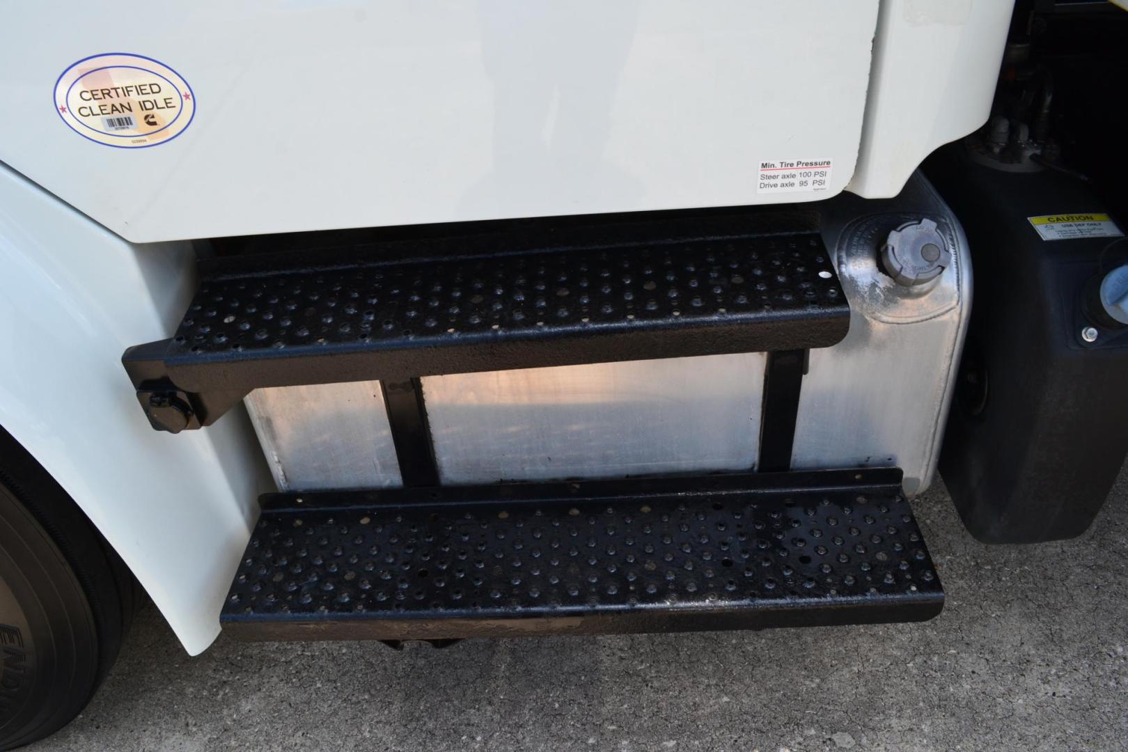 2017 WHITE /BLACK FREIGHTLINER M2-106 (3ALACWDT9HD) with an CUMMINS B6.7L 240HP engine, ALLISON 2500RDS AUTOMATIC transmission, located at 9172 North Fwy, Houston, TX, 77037, (713) 910-6868, 29.887470, -95.411903 - 26,000 LB GVWR NON CDL, MORGAN 26 FT BOX, HEIGHT 103" X WIDTH 102", MAXON 3,000 LB ALUMINUM LIFT GATE, AIR RIDE SUSPENSION, 100 GALLON FUEL TANKS, POWER WINDOWS, LOCKS & MIRRORS, COLLISION MITIGATION, LANE ASSIST, - Photo#11