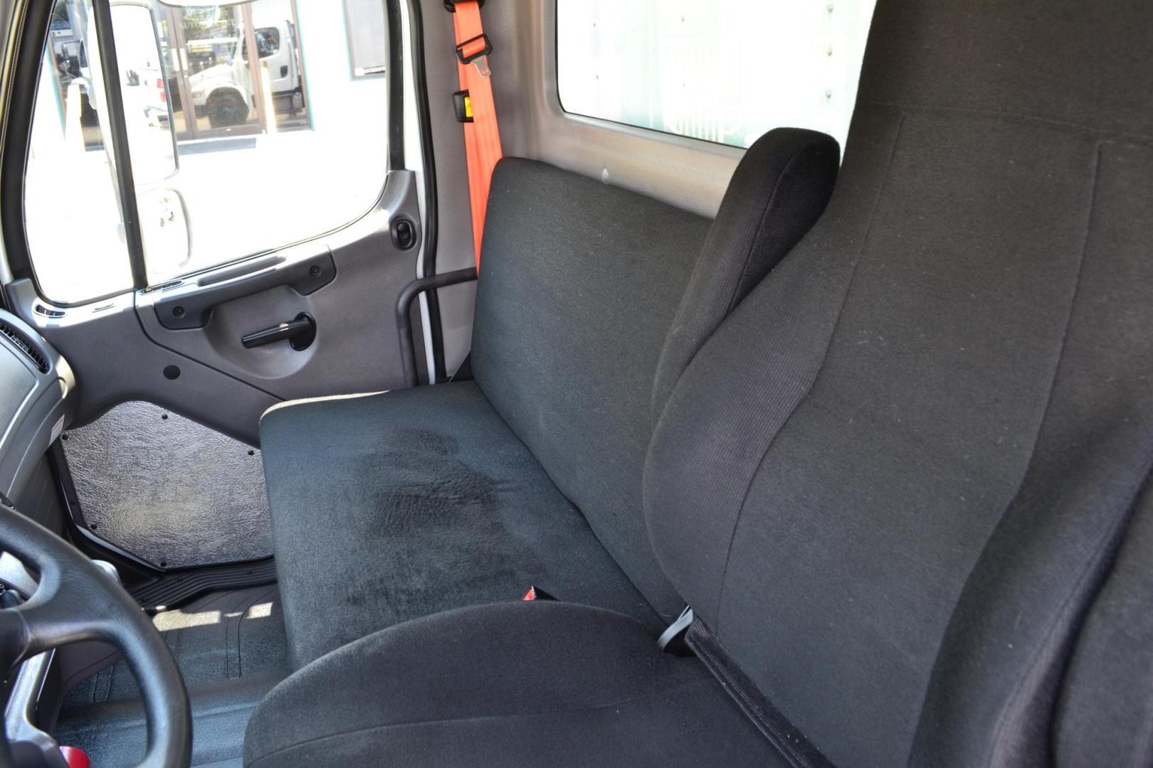 2017 WHITE /BLACK FREIGHTLINER M2-106 (3ALACWDT9HD) with an CUMMINS B6.7L 240HP engine, ALLISON 2500RDS AUTOMATIC transmission, located at 9172 North Fwy, Houston, TX, 77037, (713) 910-6868, 29.887470, -95.411903 - 26,000 LB GVWR NON CDL, MORGAN 26 FT BOX, HEIGHT 103" X WIDTH 102", MAXON 3,000 LB ALUMINUM LIFT GATE, AIR RIDE SUSPENSION, 100 GALLON FUEL TANKS, POWER WINDOWS, LOCKS & MIRRORS, COLLISION MITIGATION, LANE ASSIST, - Photo#12