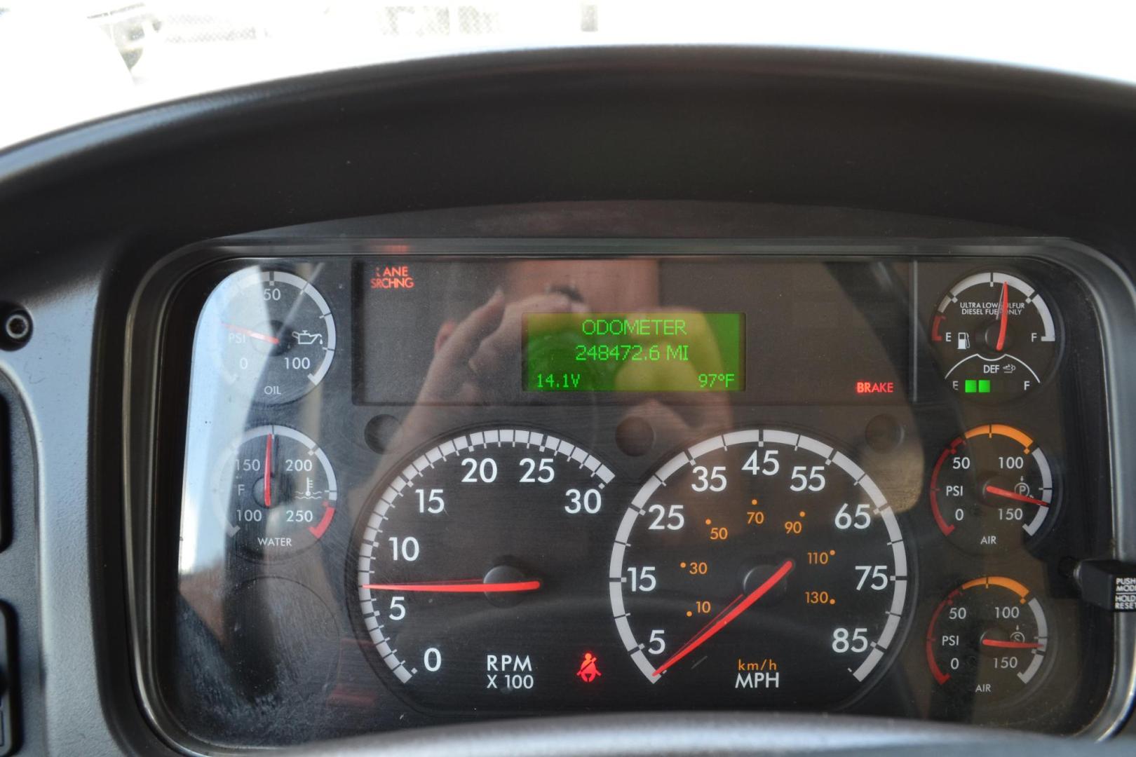 2017 WHITE /BLACK FREIGHTLINER M2-106 (3ALACWDT9HD) with an CUMMINS B6.7L 240HP engine, ALLISON 2500RDS AUTOMATIC transmission, located at 9172 North Fwy, Houston, TX, 77037, (713) 910-6868, 29.887470, -95.411903 - 26,000 LB GVWR NON CDL, MORGAN 26 FT BOX, HEIGHT 103" X WIDTH 102", MAXON 3,000 LB ALUMINUM LIFT GATE, AIR RIDE SUSPENSION, 100 GALLON FUEL TANKS, POWER WINDOWS, LOCKS & MIRRORS, COLLISION MITIGATION, LANE ASSIST, - Photo#15