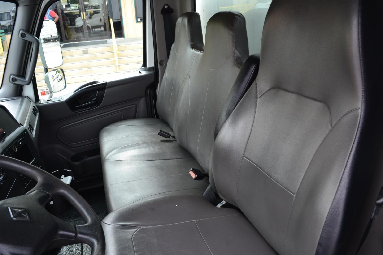 2020 WHITE /BLACK INTERNATIONAL MV 607 (1HAEUMML5LL) with an CUMMINS ISB 6.7L 240HP engine, ALLISON 2500RDS AUTOMATIC transmission, located at 9172 North Fwy, Houston, TX, 77037, (713) 910-6868, 29.887470, -95.411903 - 25,999 LB GVWR NON CDL, 26 FT BOX, HEIGHT 97" X WIDTH 102", MAXON 3,000 LB ALUMINUM LIFT GATE, AIR RIDE SUSPENSION, 90 GALLON FUEL TANK, ALUMINUM WHEELS, POWER WINDOWS, LOCKS, & MIRRORS, HEATED MIRRORS - Photo#12
