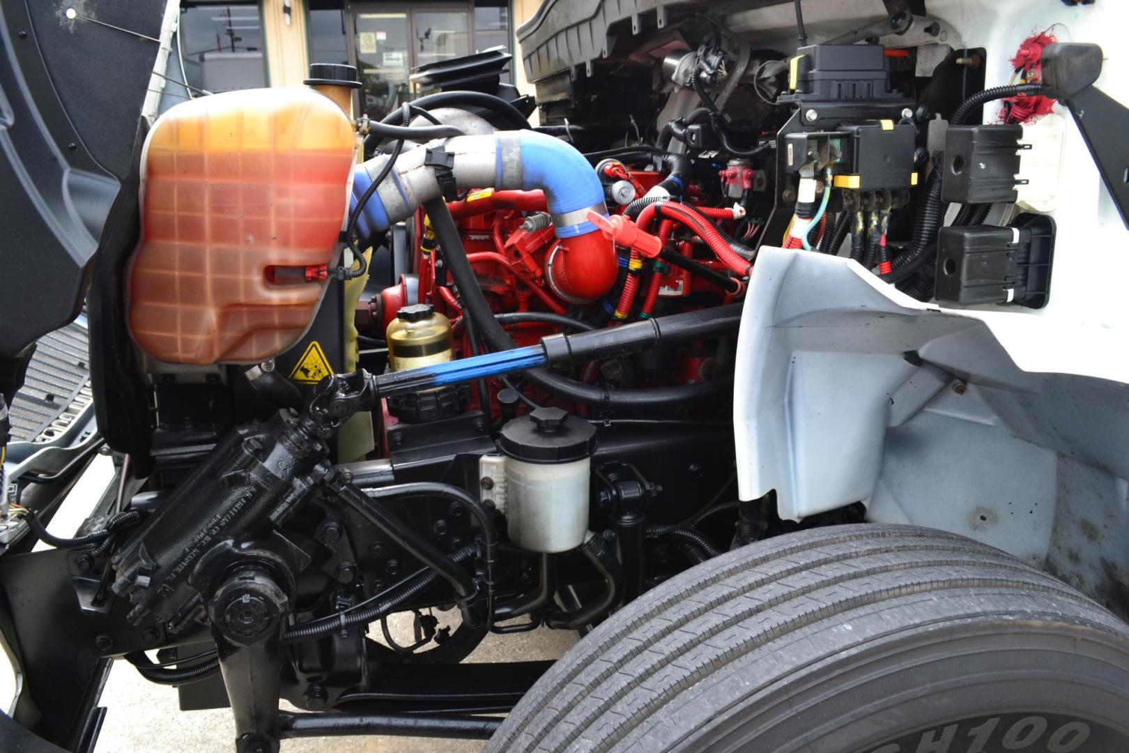 2020 WHITE /BLACK INTERNATIONAL MV 607 (1HAEUMML5LL) with an CUMMINS ISB 6.7L 240HP engine, ALLISON 2500RDS AUTOMATIC transmission, located at 9172 North Fwy, Houston, TX, 77037, (713) 910-6868, 29.887470, -95.411903 - 25,999 LB GVWR NON CDL, 26 FT BOX, HEIGHT 97" X WIDTH 102", MAXON 3,000 LB ALUMINUM LIFT GATE, AIR RIDE SUSPENSION, 90 GALLON FUEL TANK, ALUMINUM WHEELS, POWER WINDOWS, LOCKS, & MIRRORS, HEATED MIRRORS - Photo#16