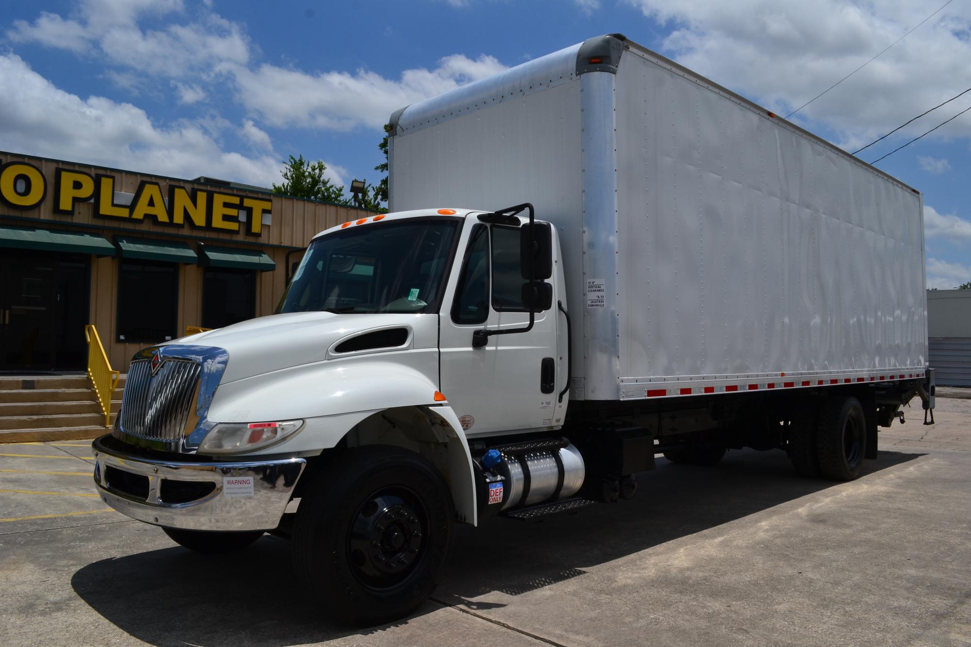 photo of 2017 INTERNATIONAL 4300 26 FT BOX 